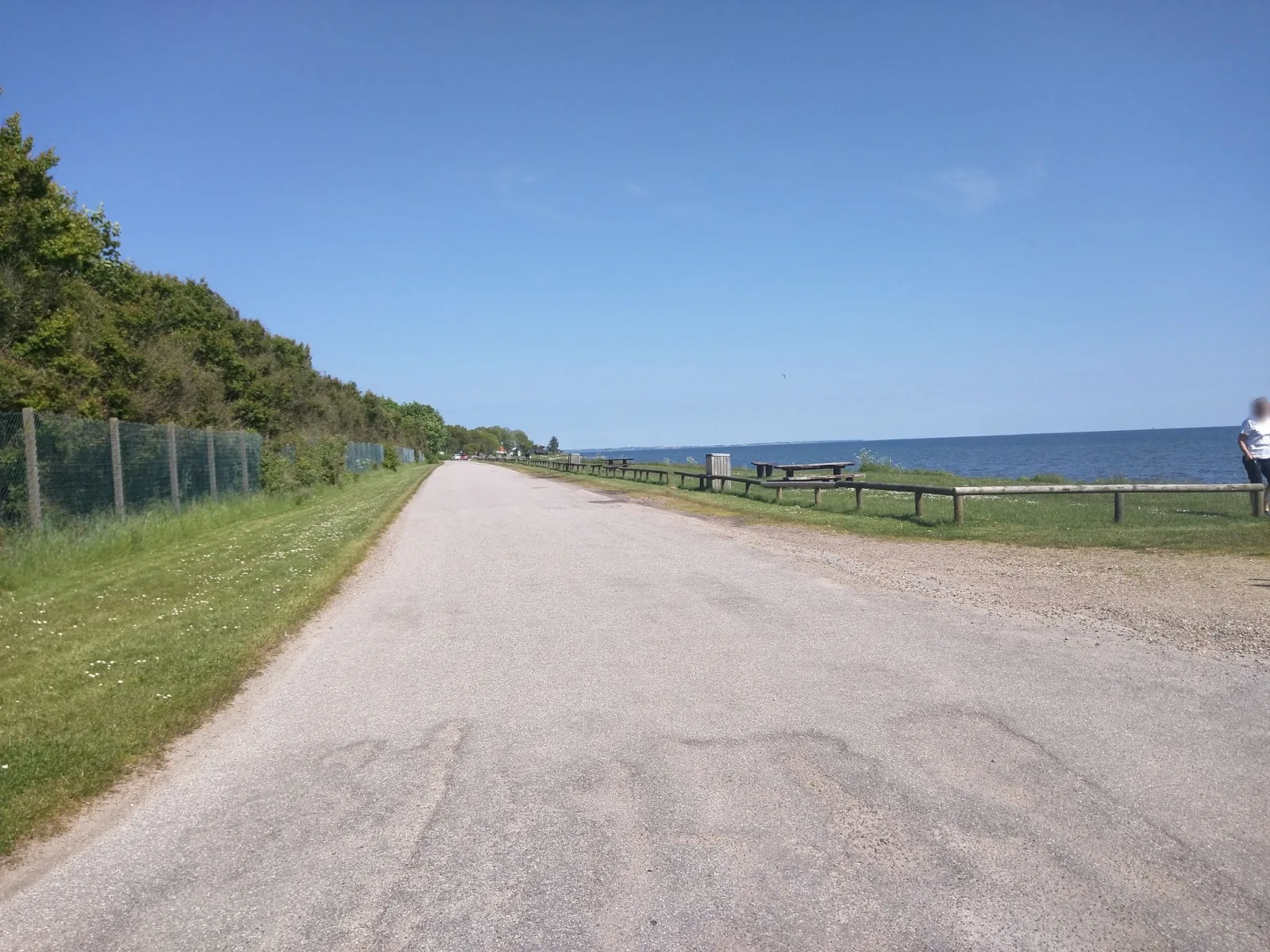 Mapillary-Foto in der Nähe von Badegewässer: ØSTERSTRAND