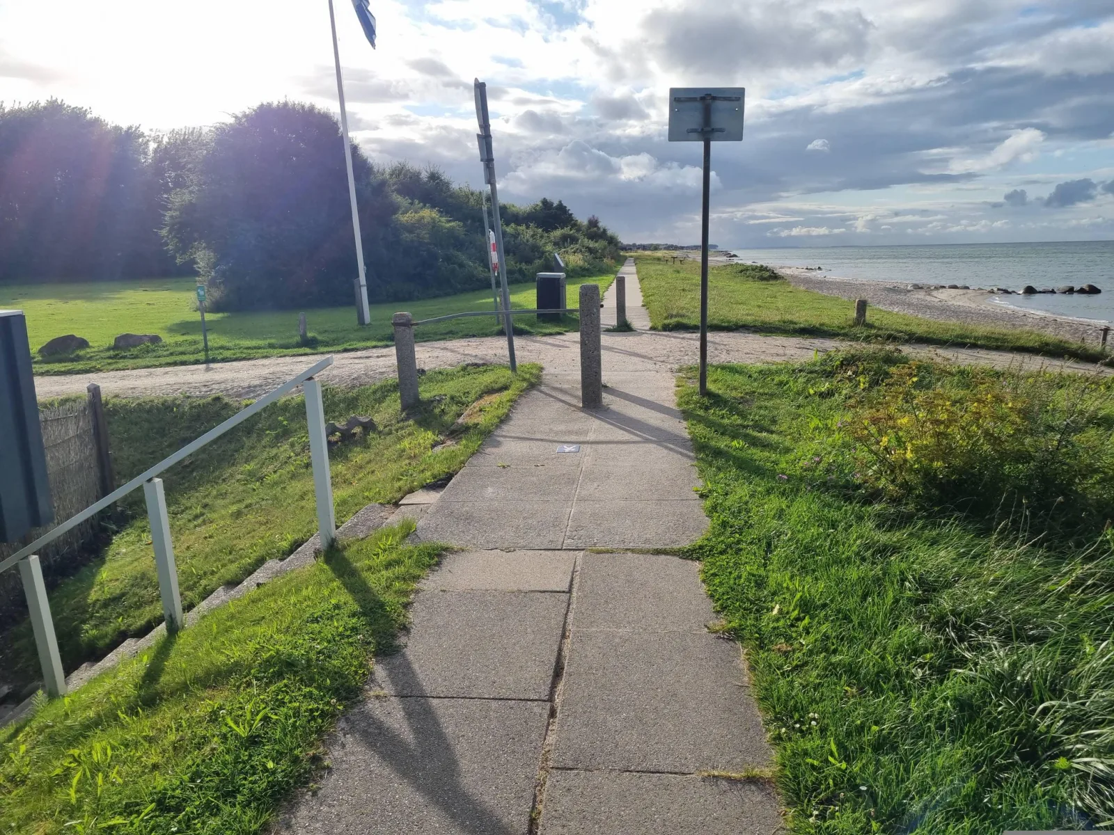 Mapillary-foto nær Badevand: FUGLSANG