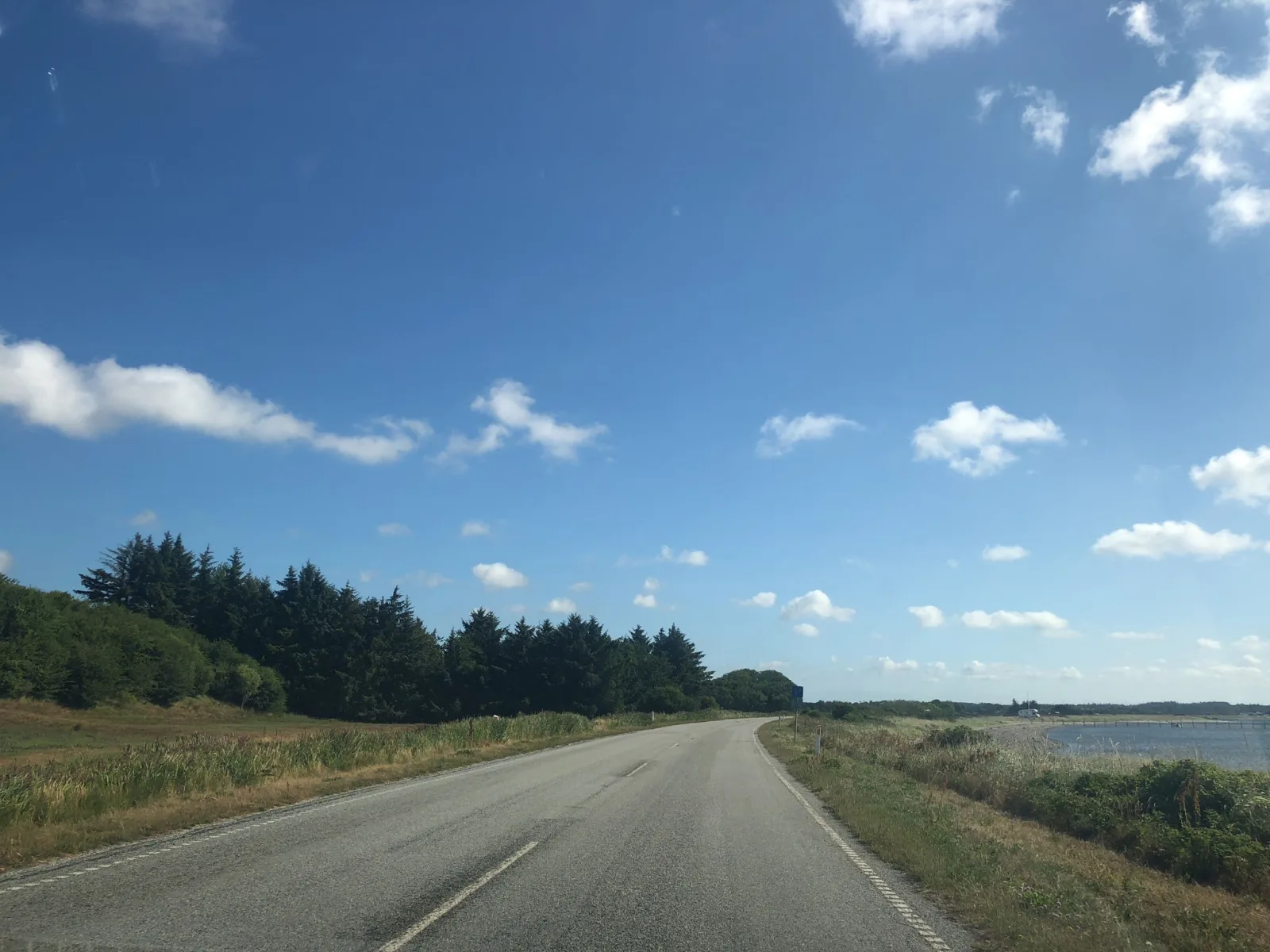 Mapillary-foto nær Badevand: SØNDERGÅRD, ØSLØS
