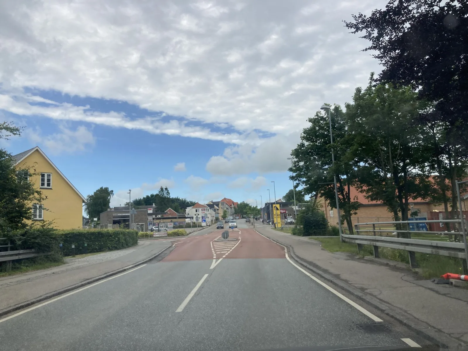 Mapillary-foto nær Almas Hus og Have