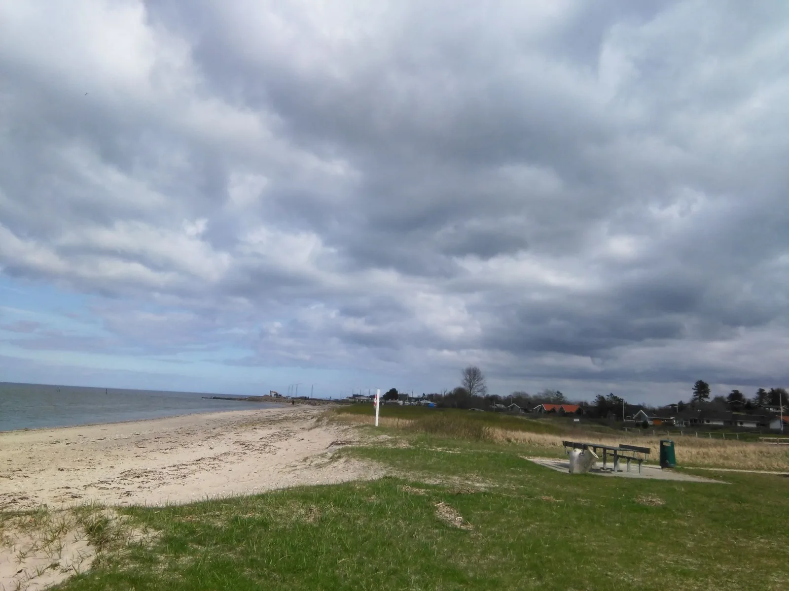 Mapillary-Foto in der Nähe von Badegewässer: VARBJERG STRAND V