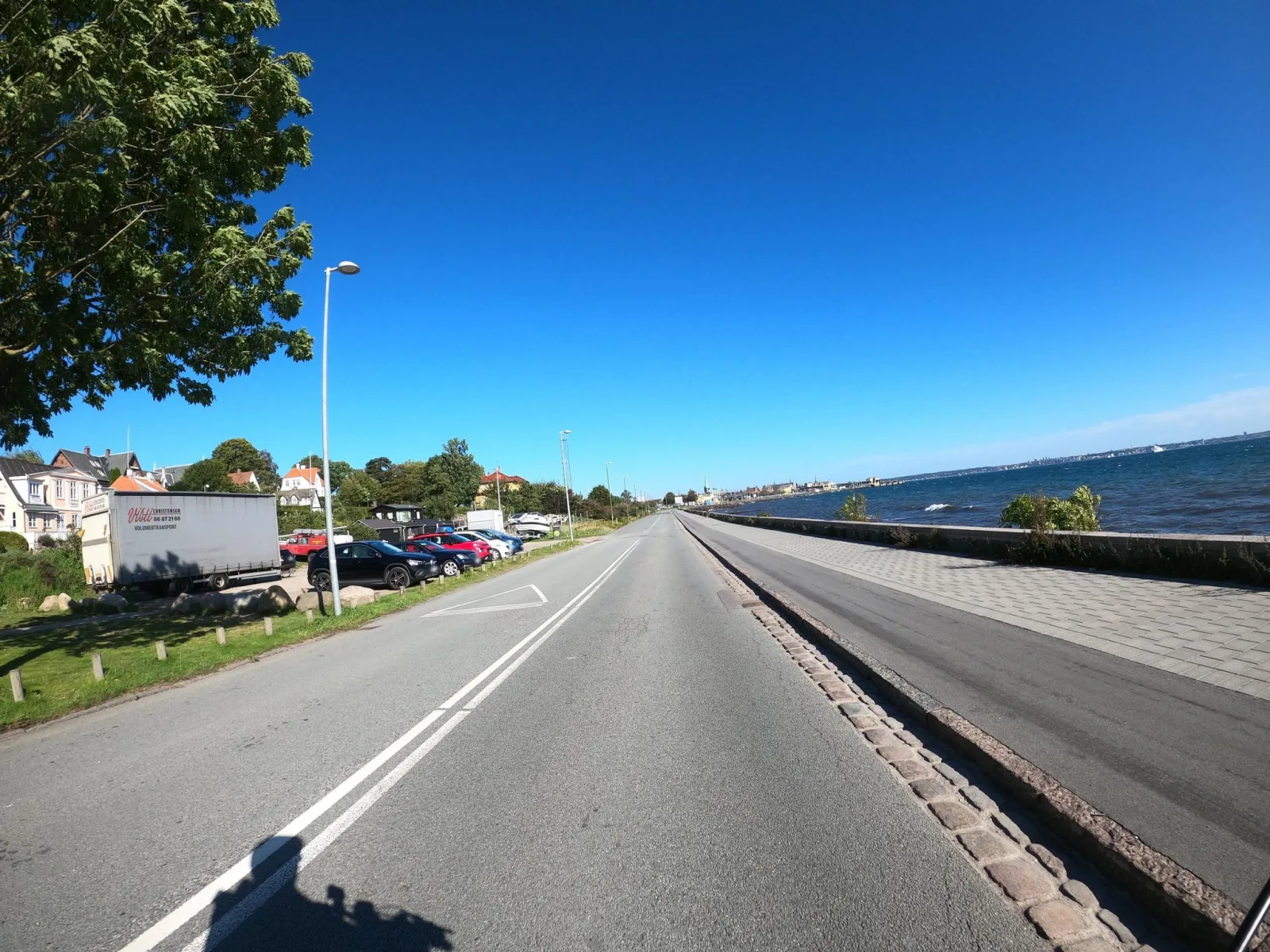 Mapillary-Foto in der Nähe von Badegewässer: TRYKKERDAMMEN