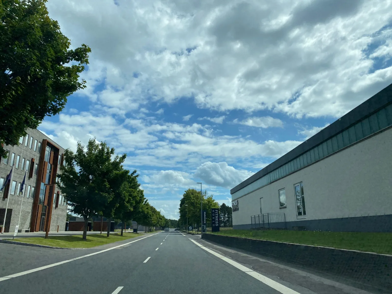 Mapillary-Foto in der Nähe von PureGym