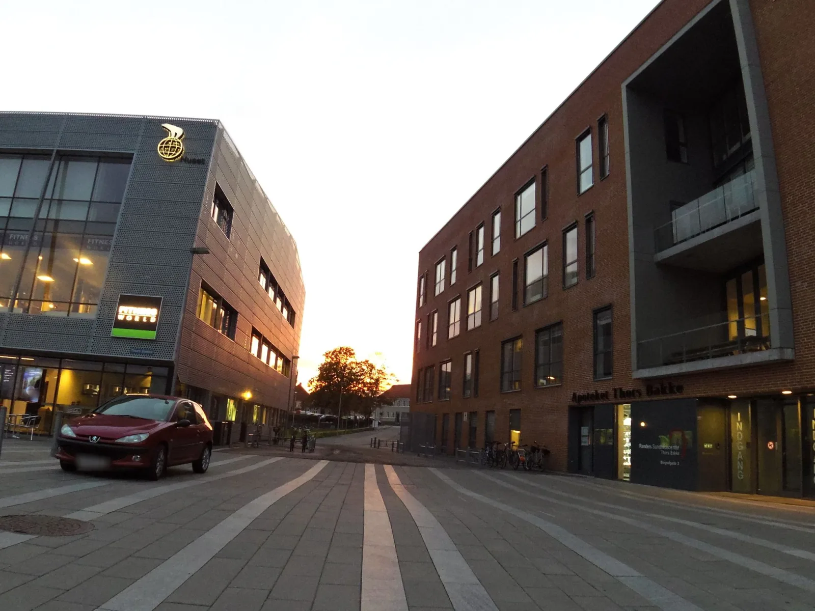 Mapillary-foto nær PureGym