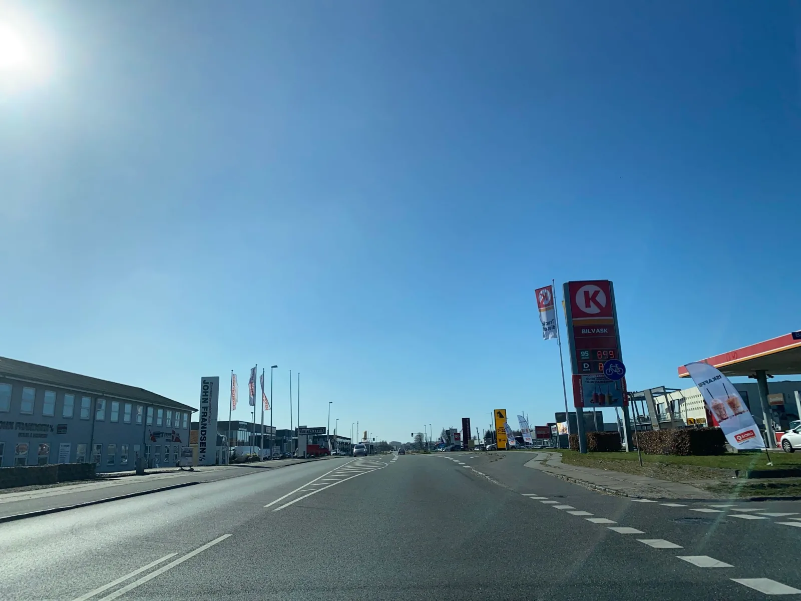 Mapillary-foto nær PureGym