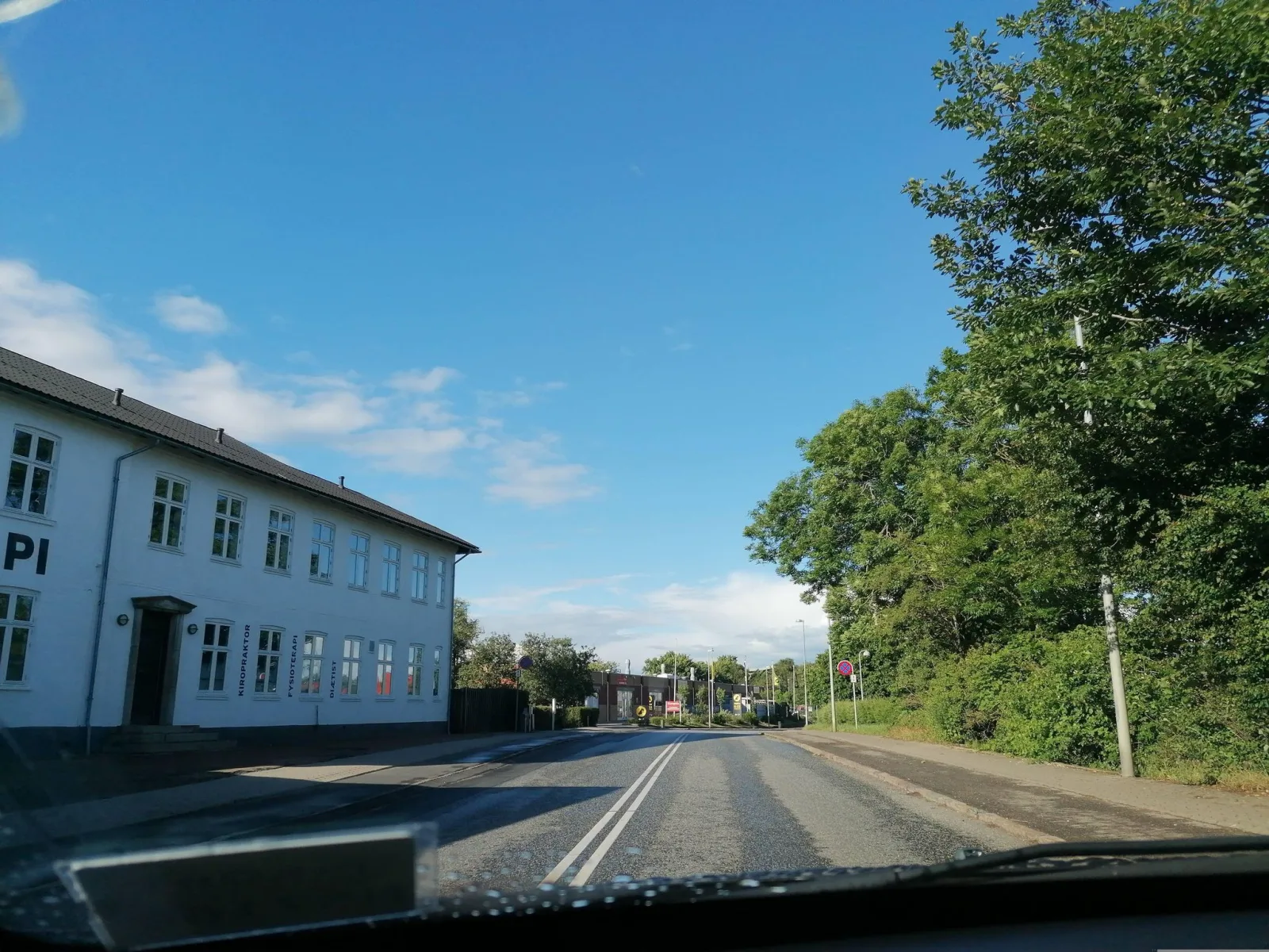 Mapillary-Foto in der Nähe von FitnessX