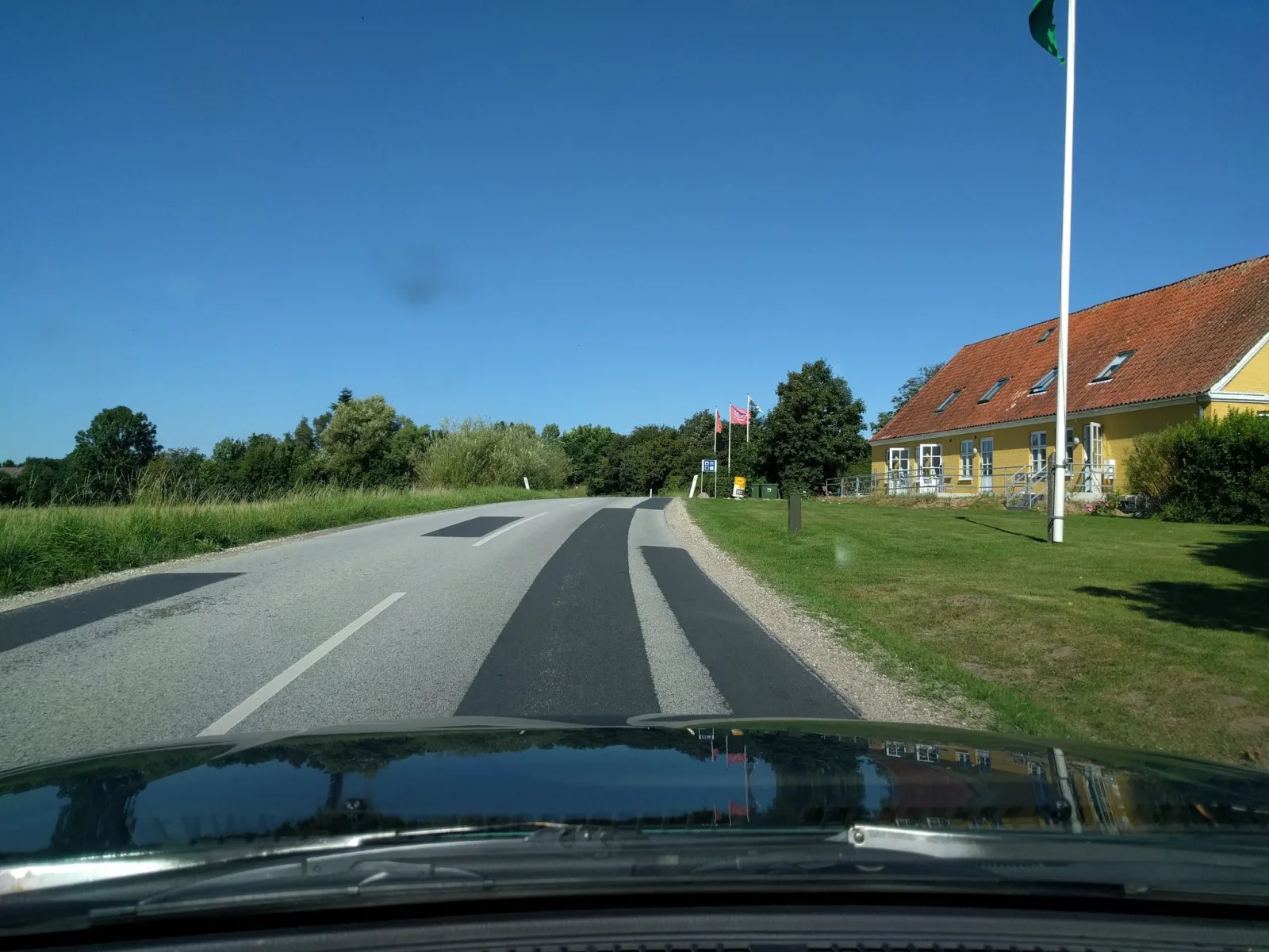 Mapillary-Foto in der Nähe von Swimming Pool