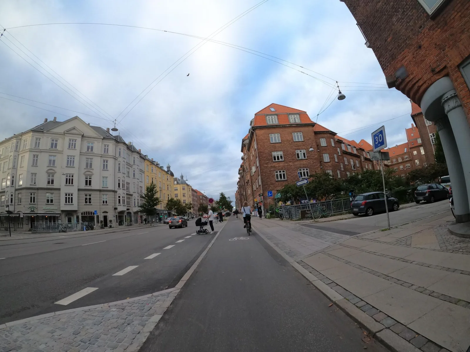 Mapillary-foto nær PureGym