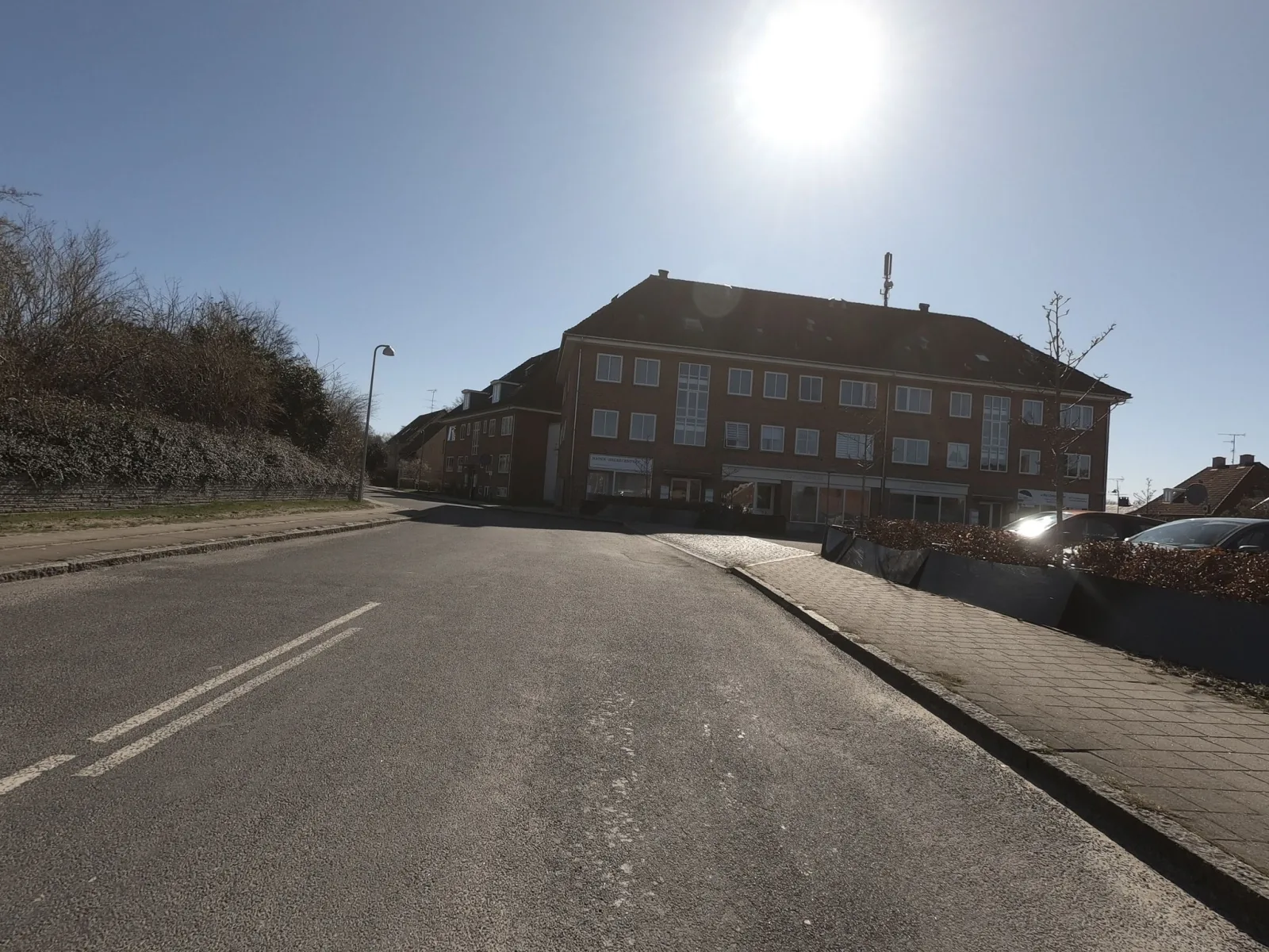 Mapillary-Foto in der Nähe von Yogamandala