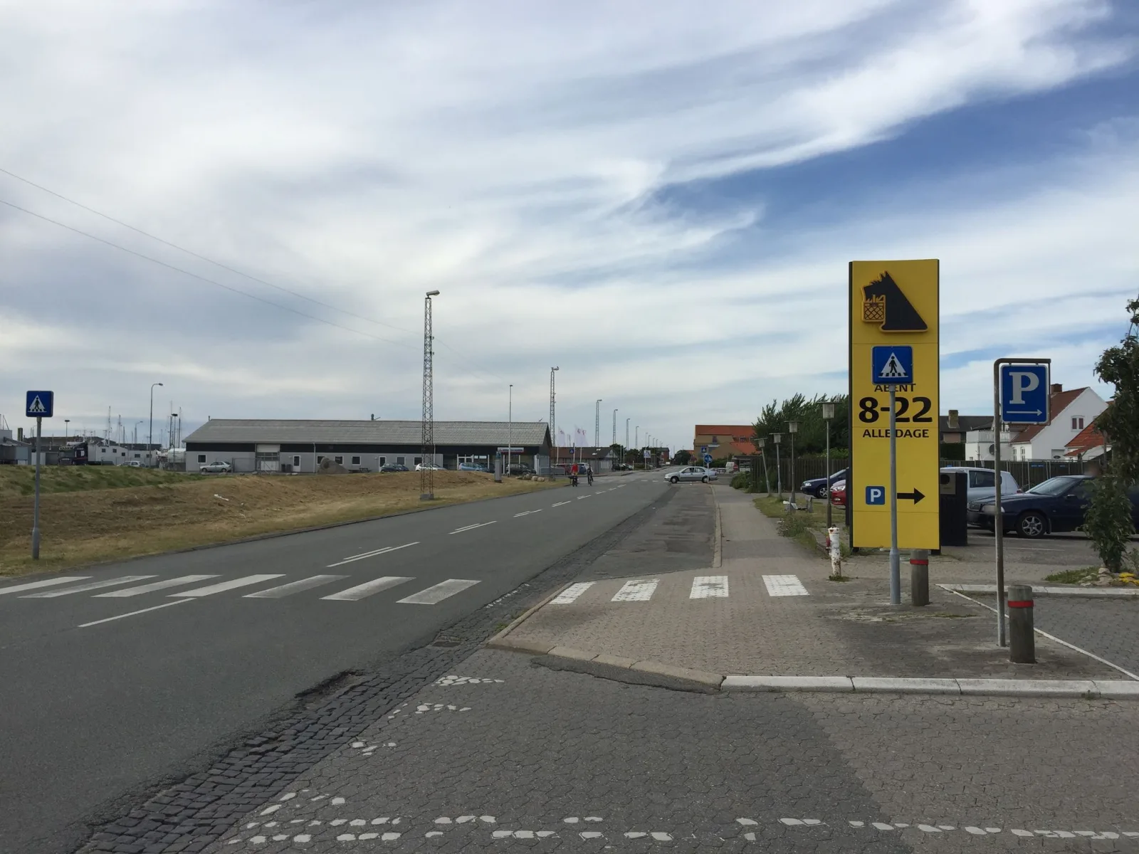 Mapillary-Foto in der Nähe von Hundested Kino
