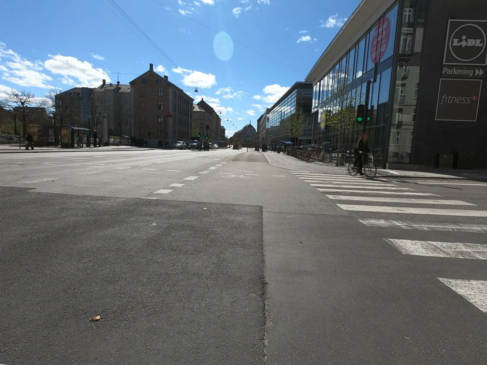 Mapillary-Foto in der Nähe von FitnessX