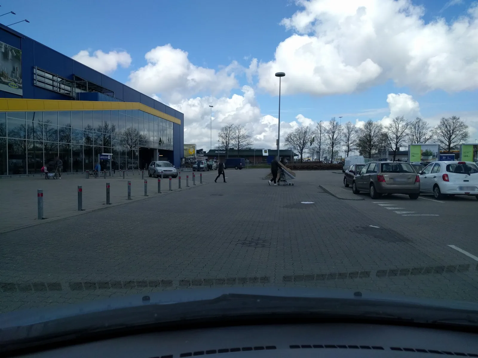 Mapillary-Foto in der Nähe von IKEA Restaurant