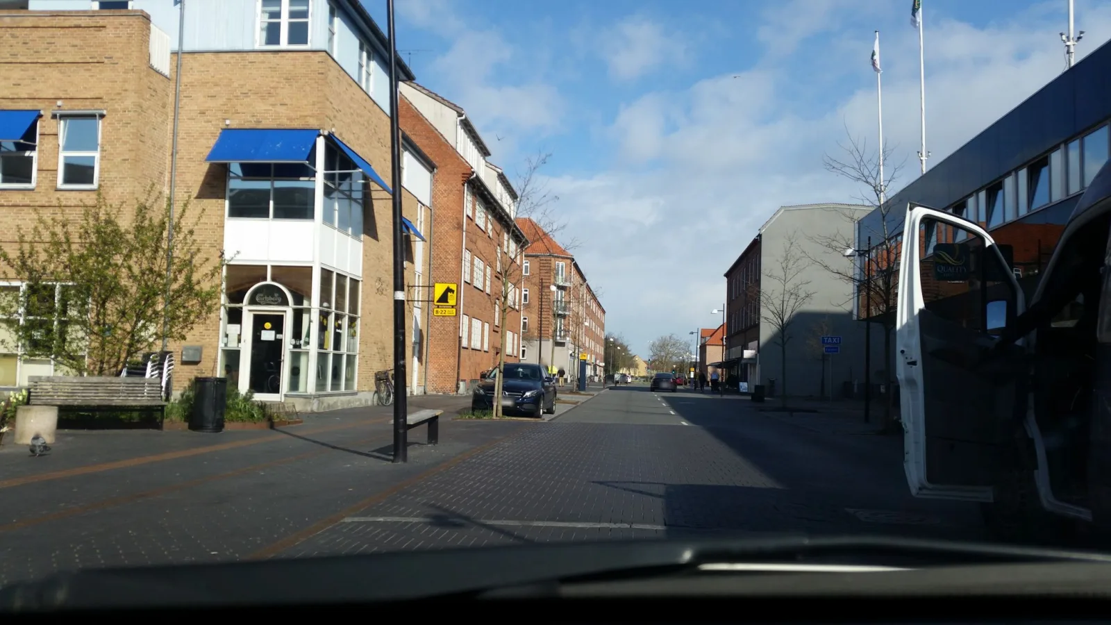 Mapillary-foto nær Crust pizza og pasta