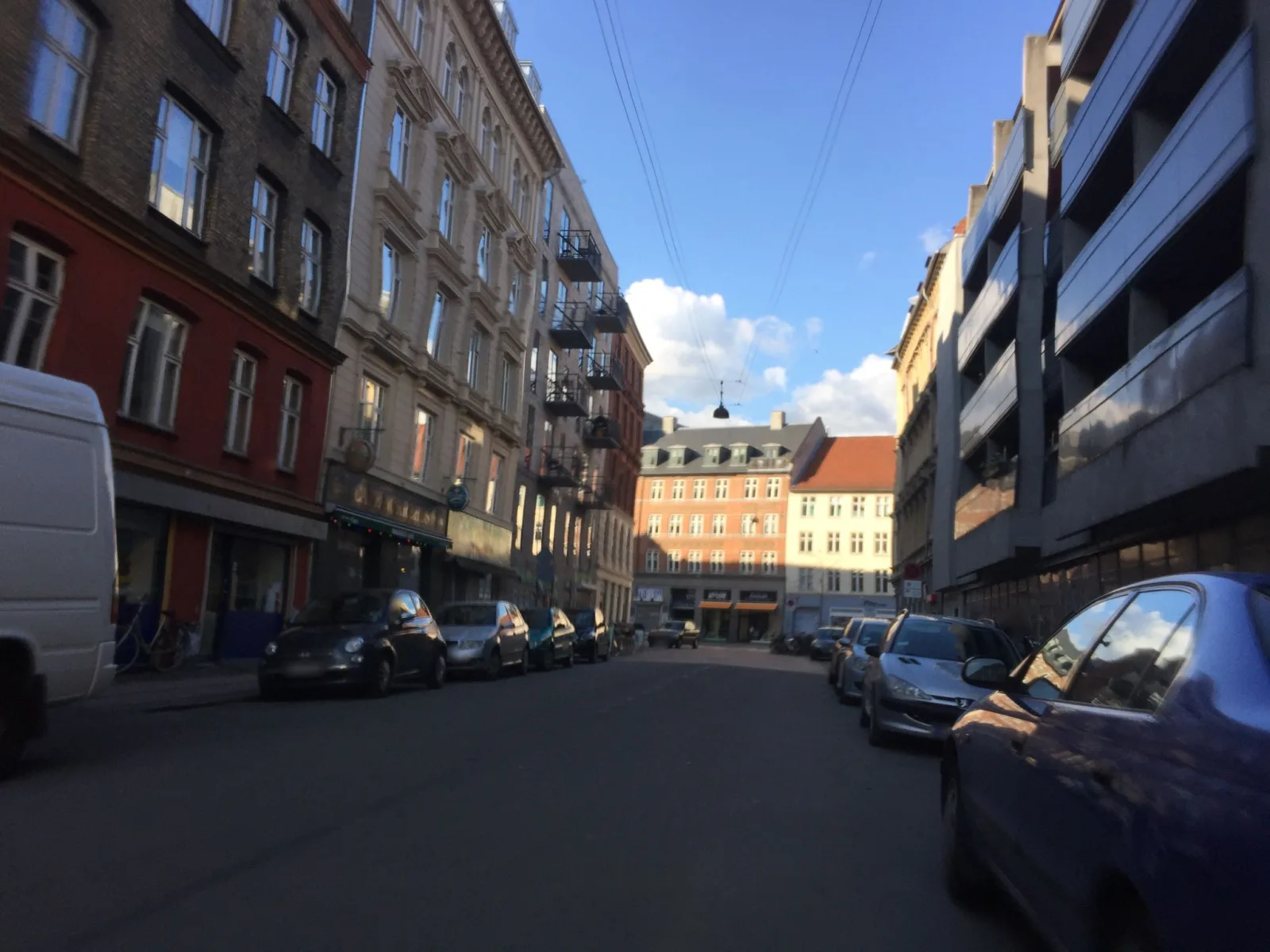 Mapillary-foto nær Currylicious