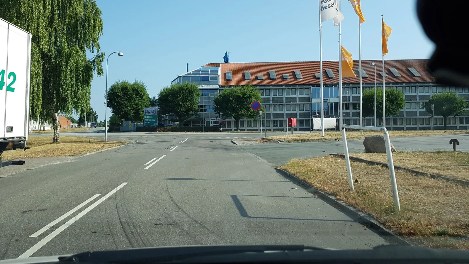 Mapillary-Foto in der Nähe von Dallas Pizza og Sandwich