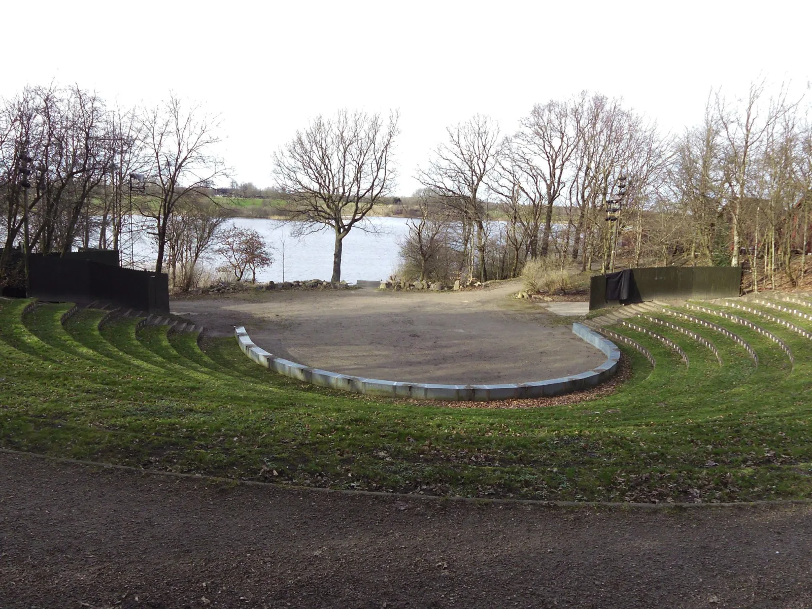 Mapillary-Foto in der Nähe von Jels Vikingespil Humlehytten