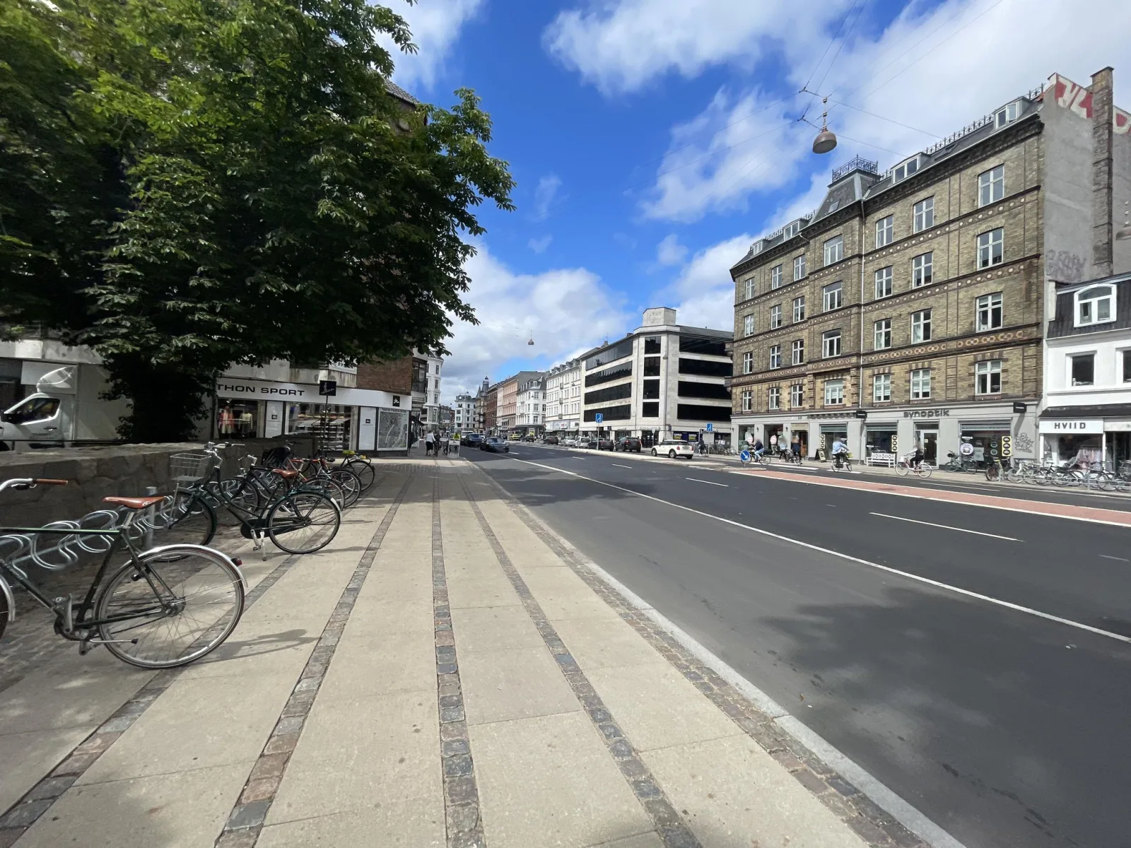 Mapillary-foto nær Den Franske Cafe