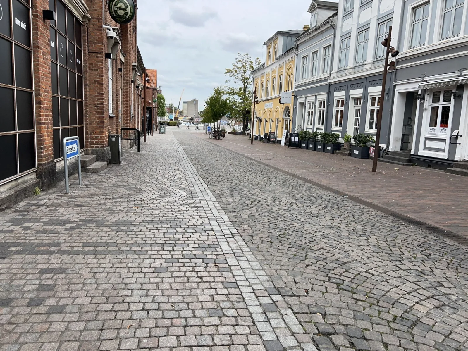Mapillary-Foto in der Nähe von Kaplan Pizza