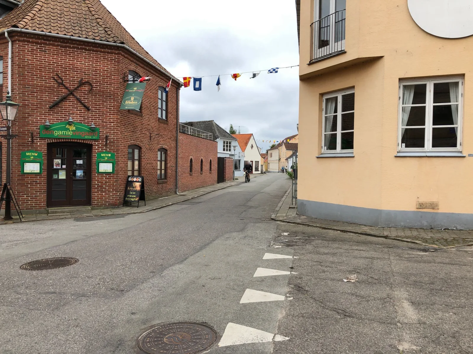 Mapillary-Foto in der Nähe von Keerth Pizza og Grill