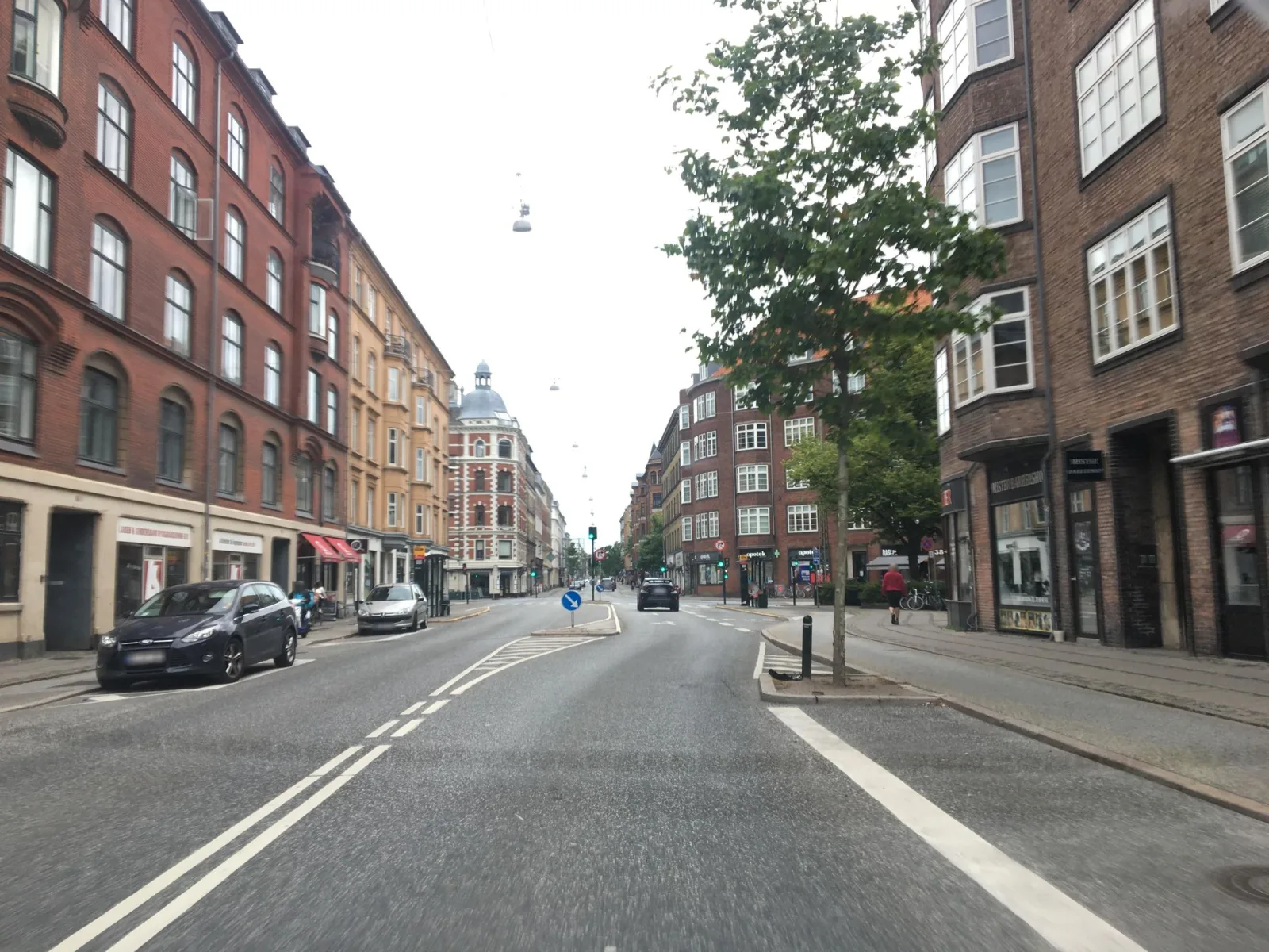 Mapillary-Foto in der Nähe von Dinner Sushi