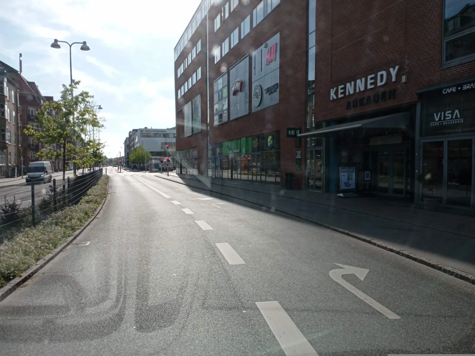 Mapillary-Foto in der Nähe von Wasabi Sushi & Bogø Sandwich