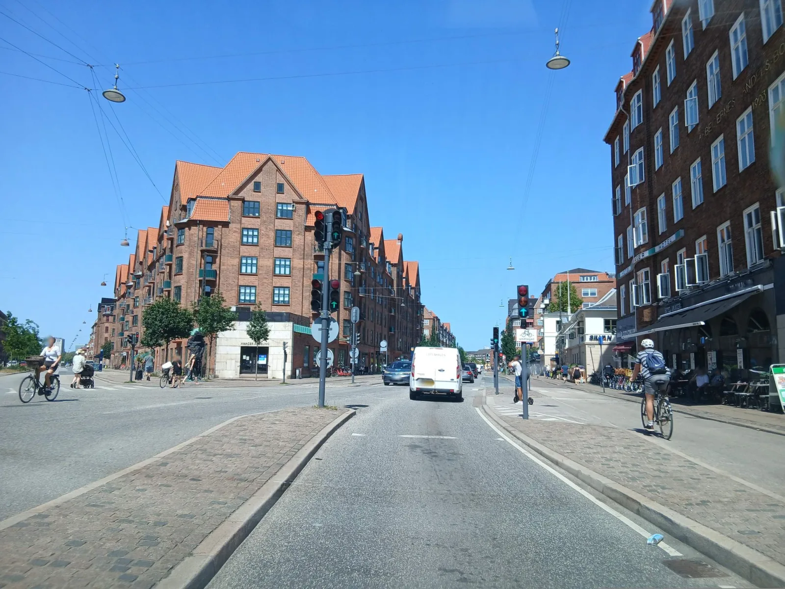 Mapillary-foto nær Domino's