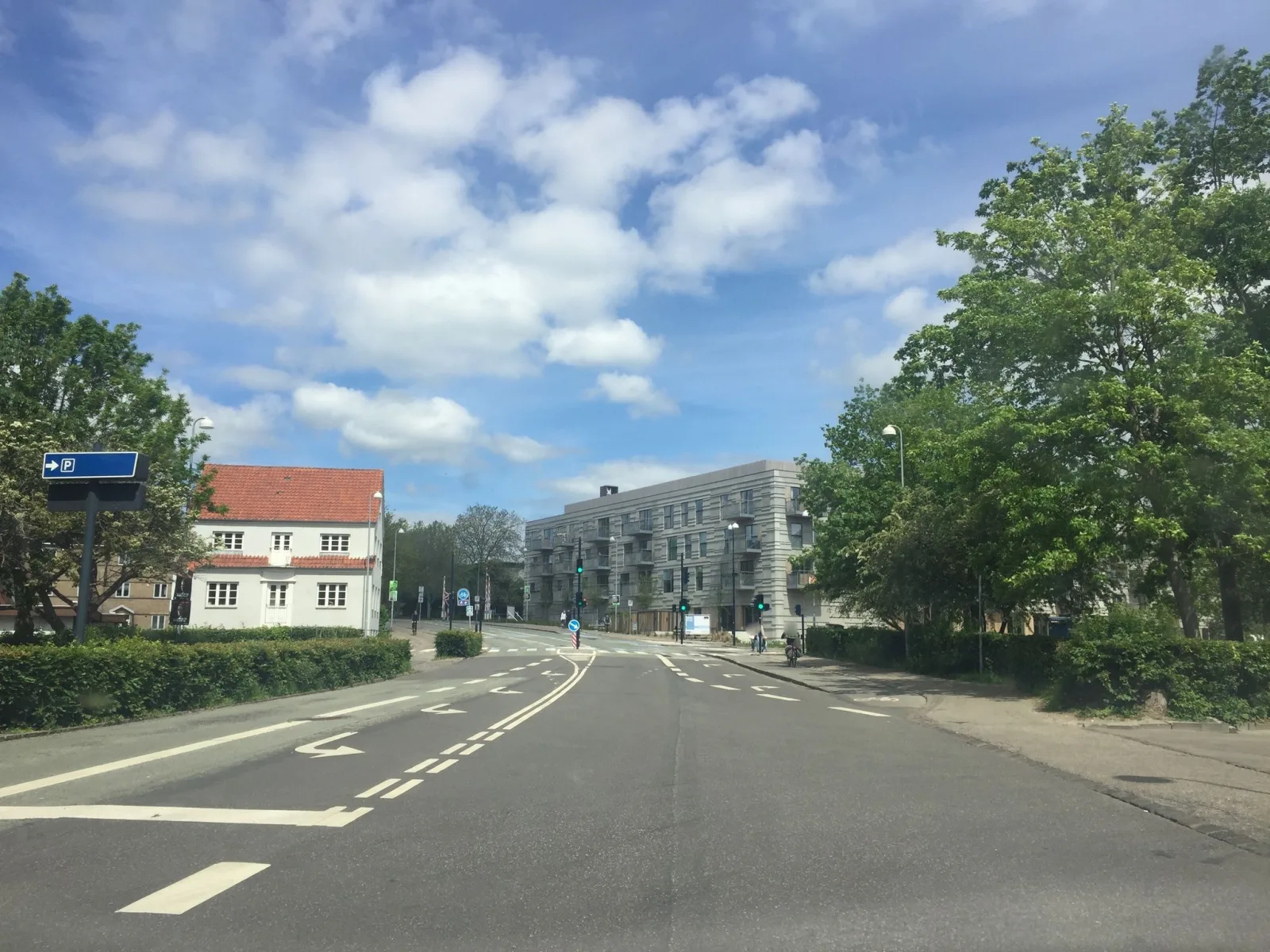 Mapillary-foto nær Dunkin'