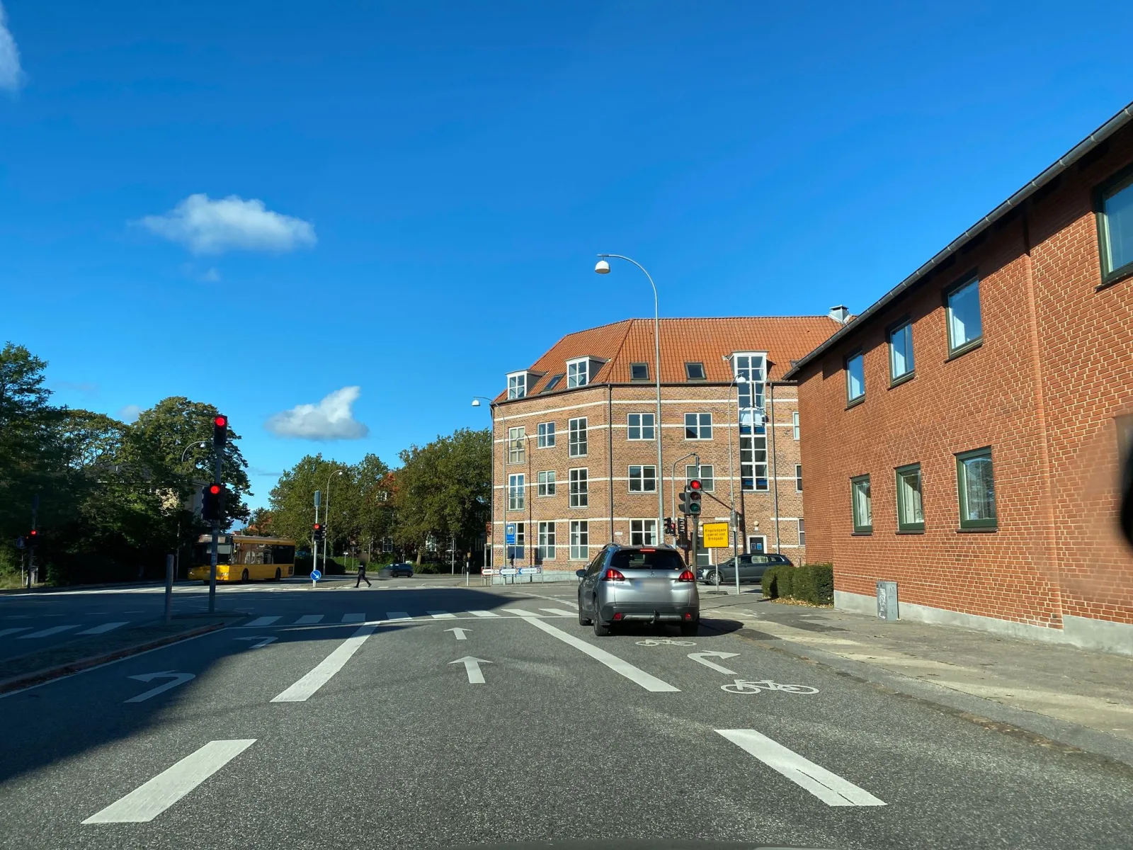 Mapillary-Foto in der Nähe von The Bagel Store