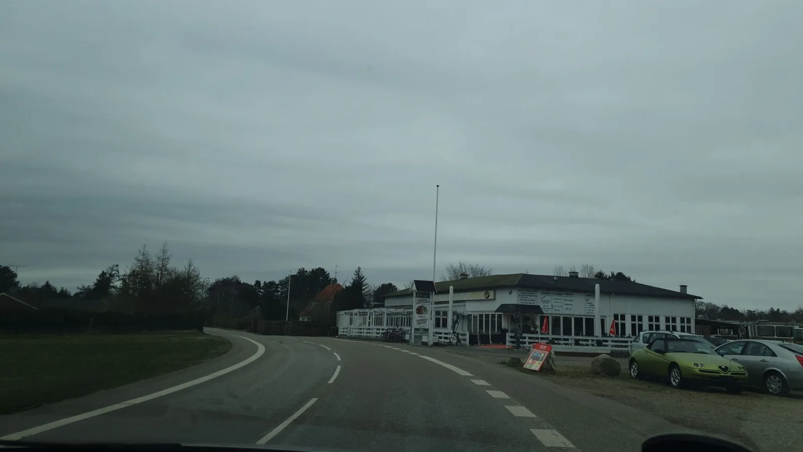 Mapillary-foto nær The Munch Pit Food-Container
