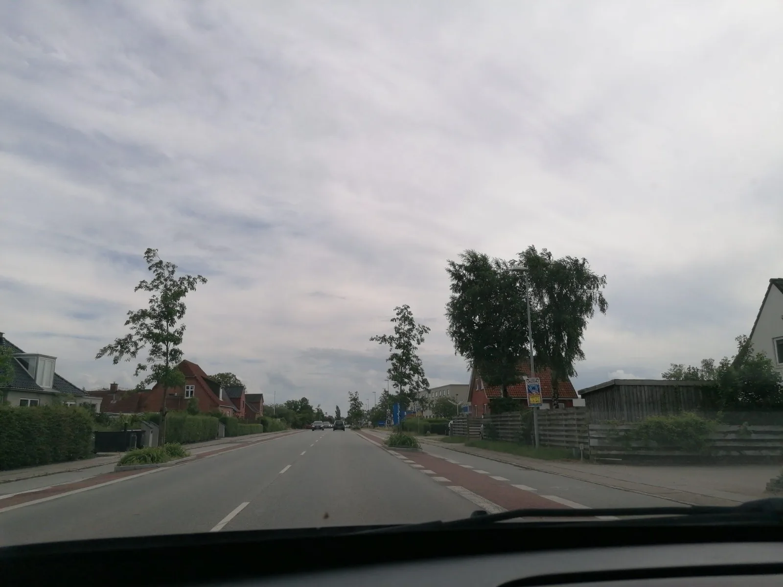 Mapillary-Foto in der Nähe von Tinos Pizza