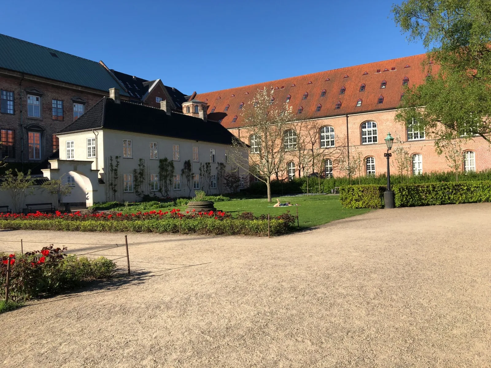 Mapillary-Foto in der Nähe von Det Kongelige Biblioteks Have