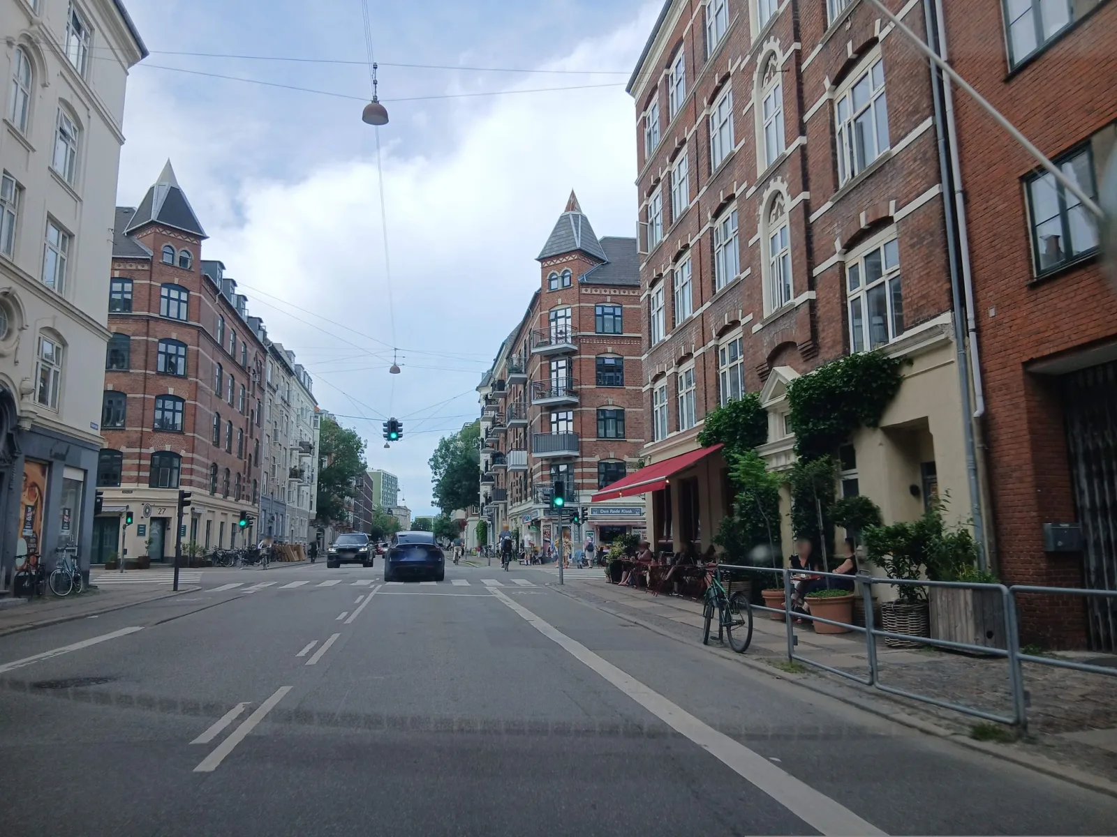 Mapillary-Foto in der Nähe von Galleri Bopa