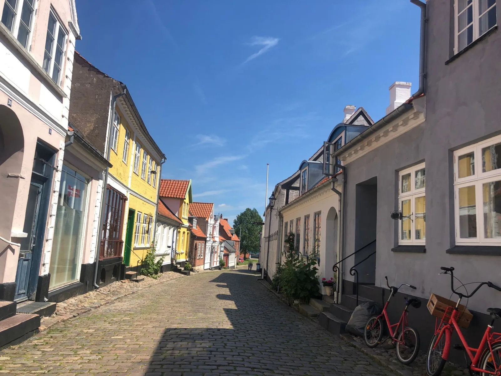 Mapillary-Foto in der Nähe von Galerie Ao Khai