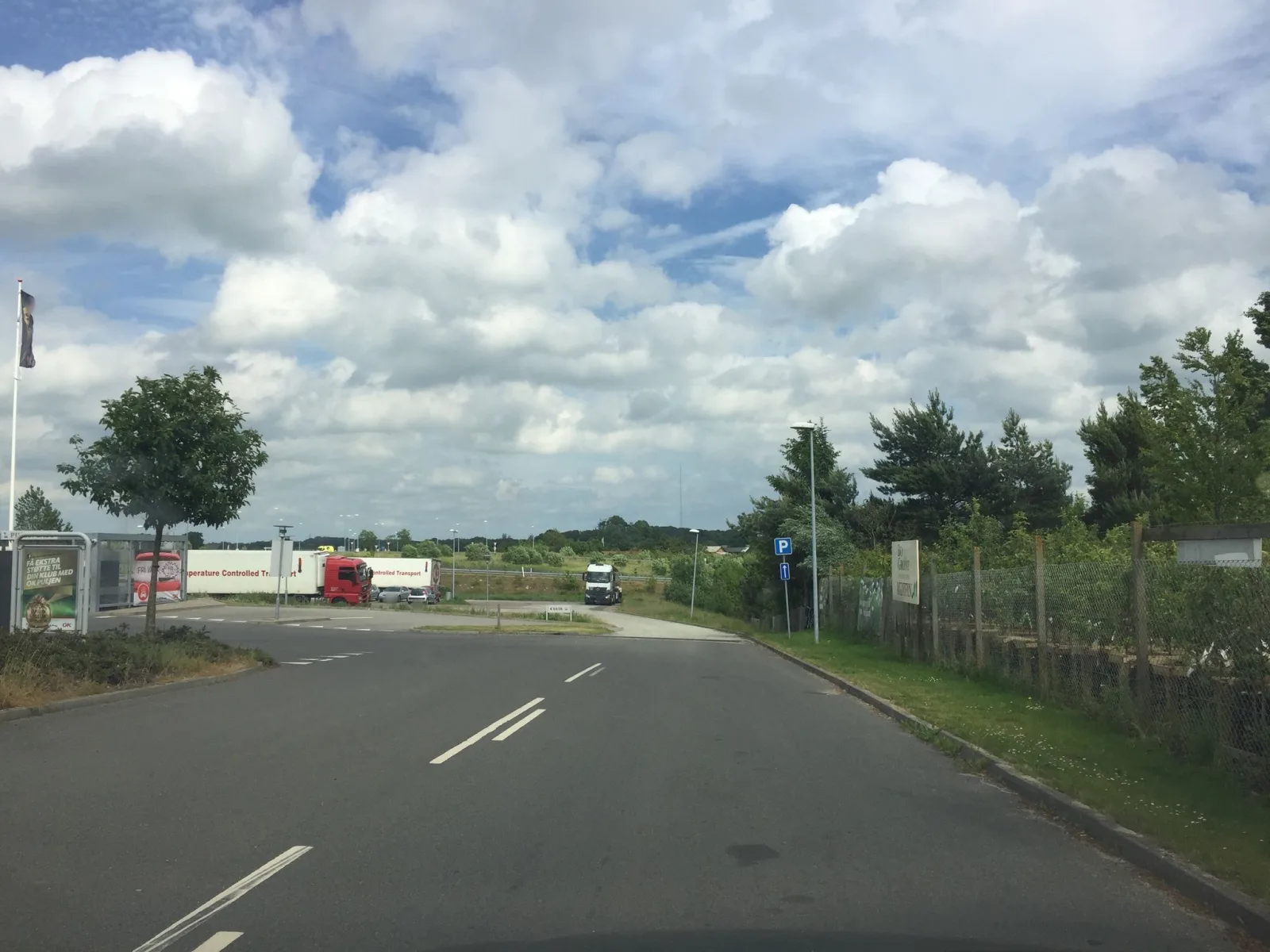 Mapillary-foto nær McDonald's