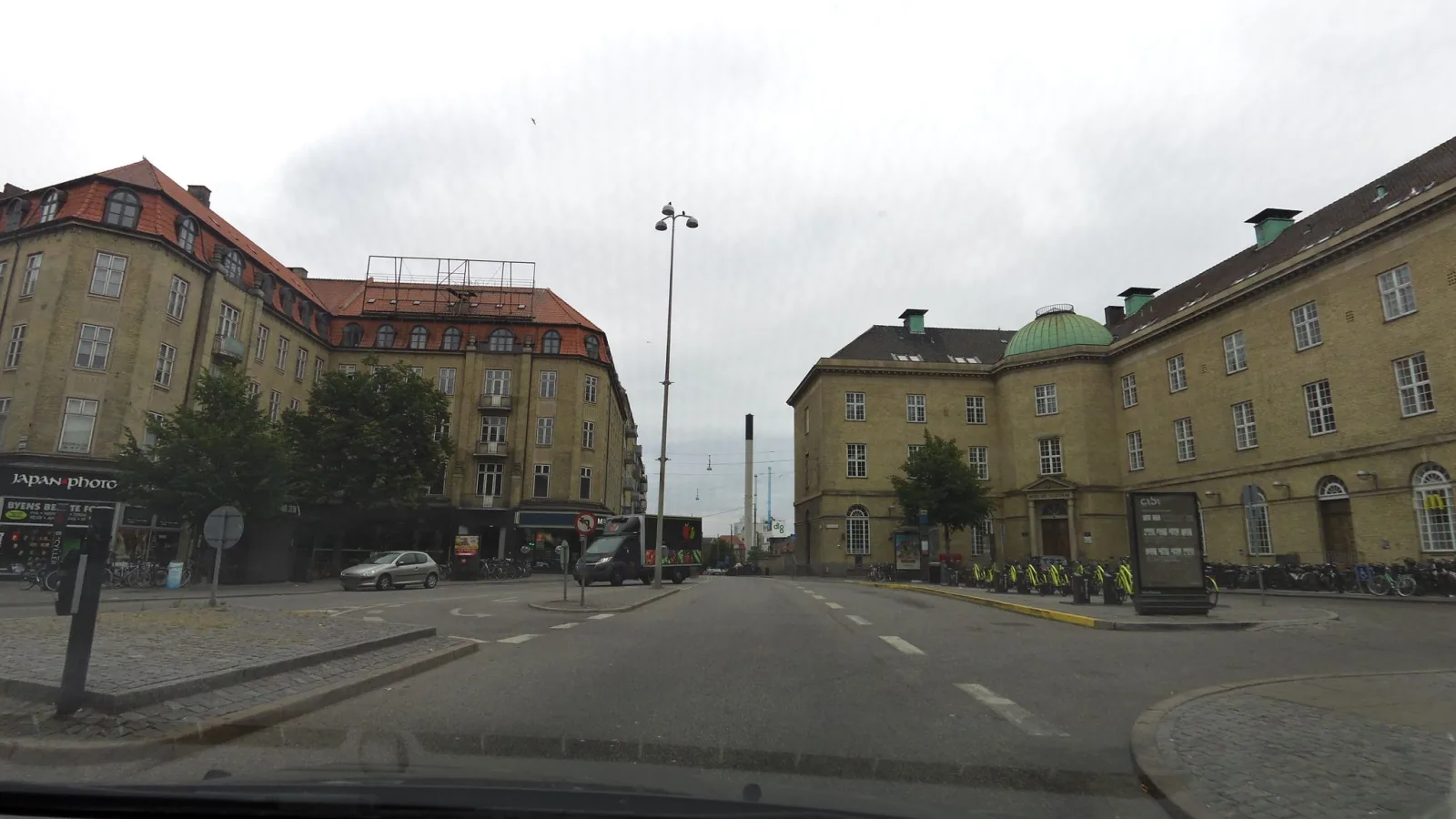 Mapillary-foto nær McDonald's