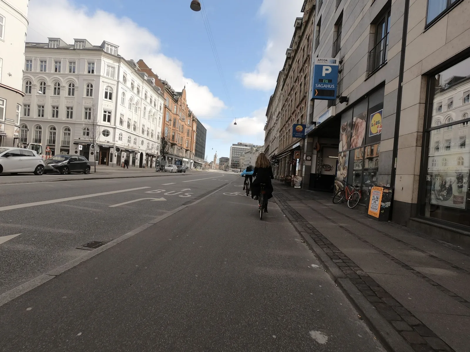 Mapillary-foto nær Flora's Steakhouse