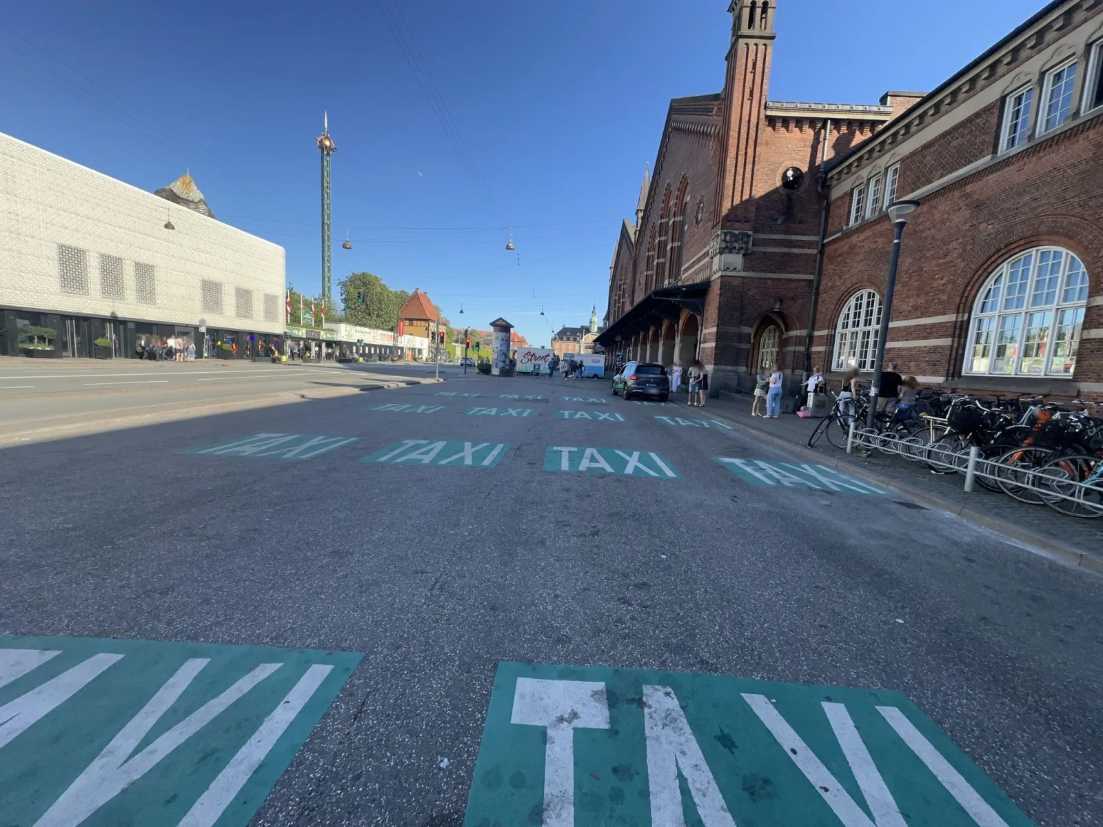 Mapillary-foto nær Food Hall Grillen