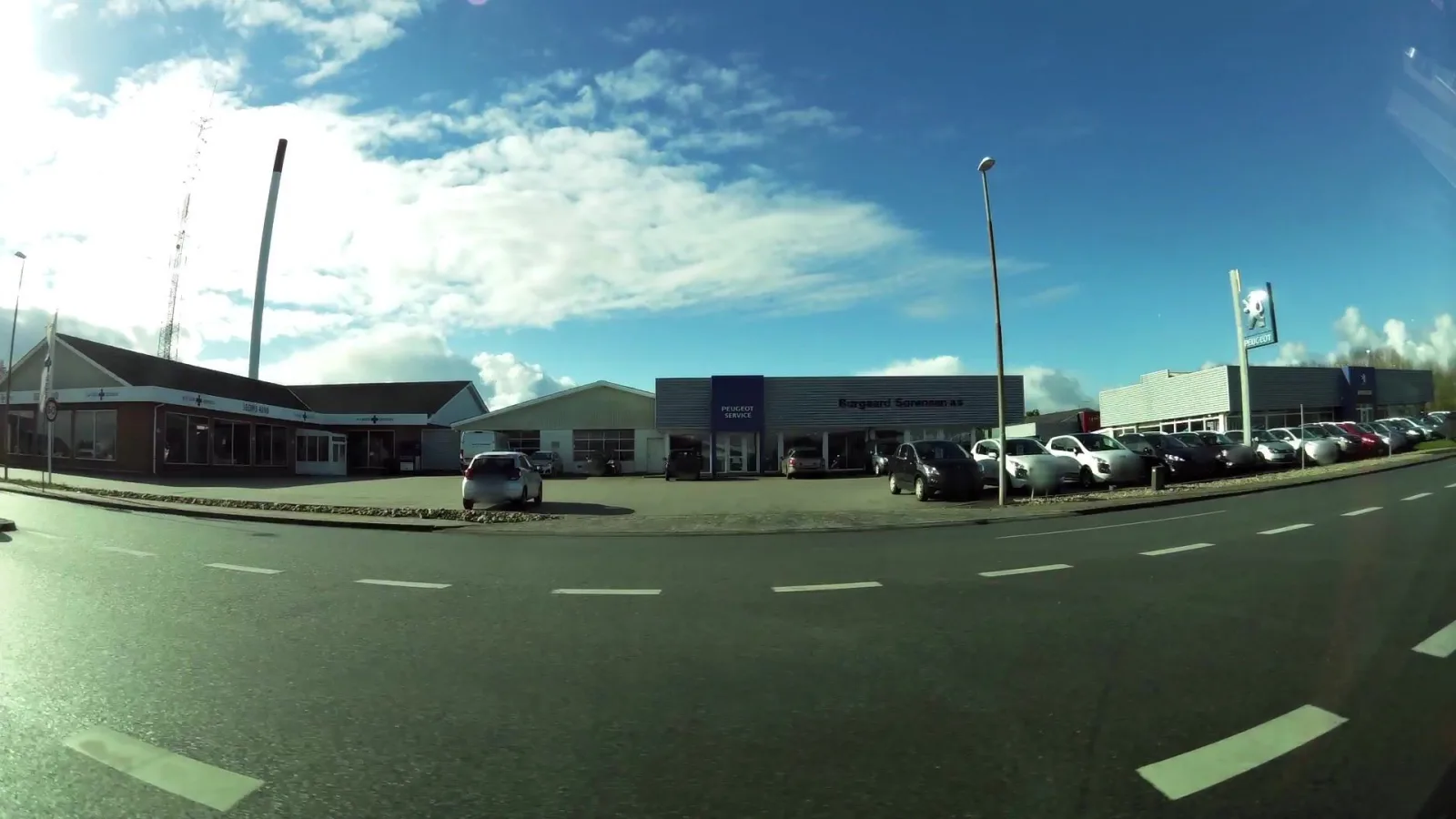 Mapillary-foto nær OIL! - Cafeteria
