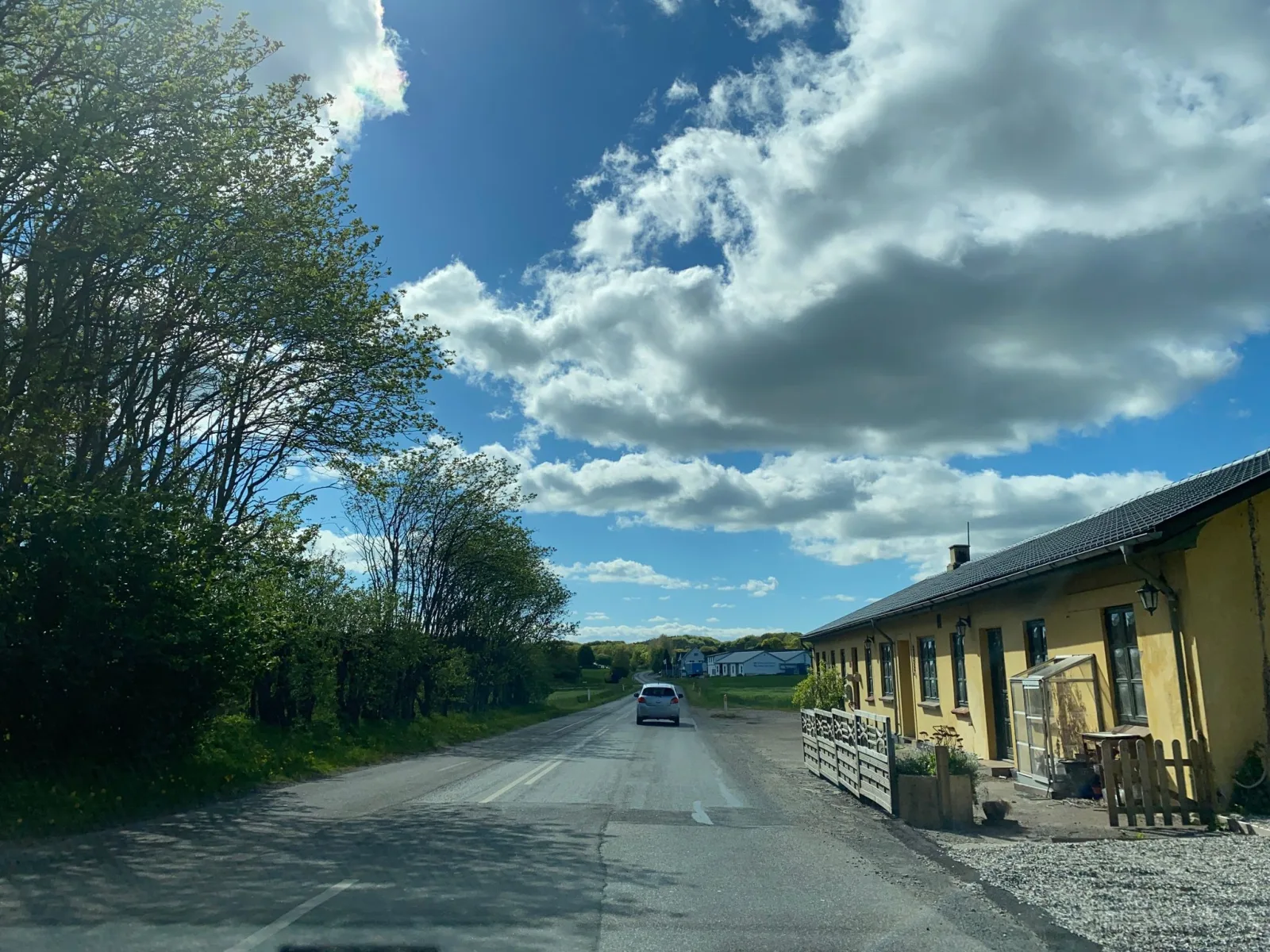 Mapillary-foto nær Mustang sally's Klub