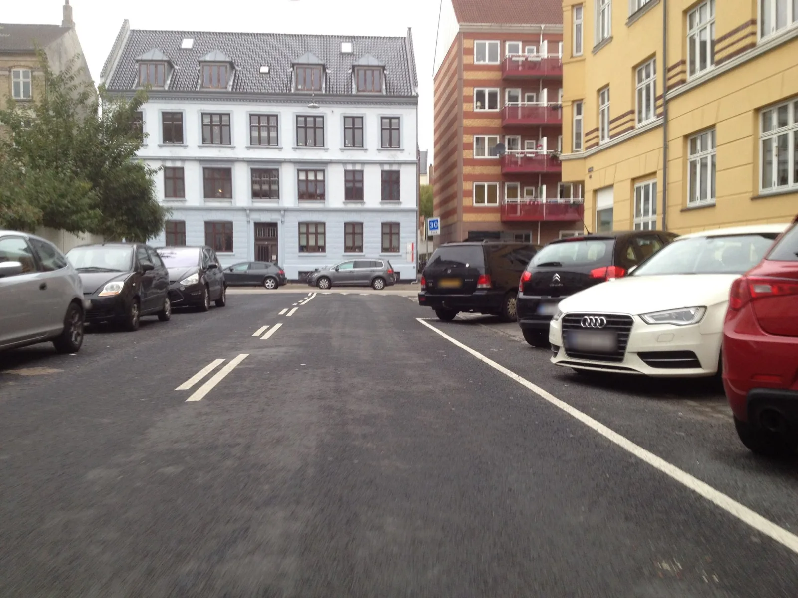 Mapillary-Foto in der Nähe von Gani's