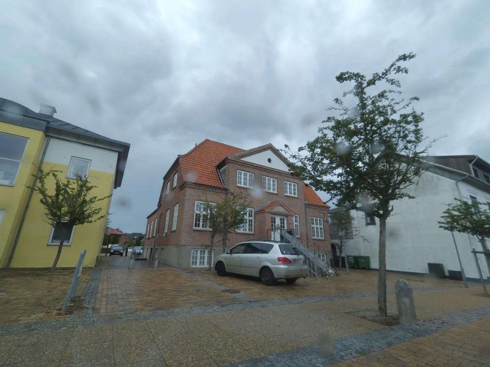 Mapillary-Foto in der Nähe von Picasso Pizza