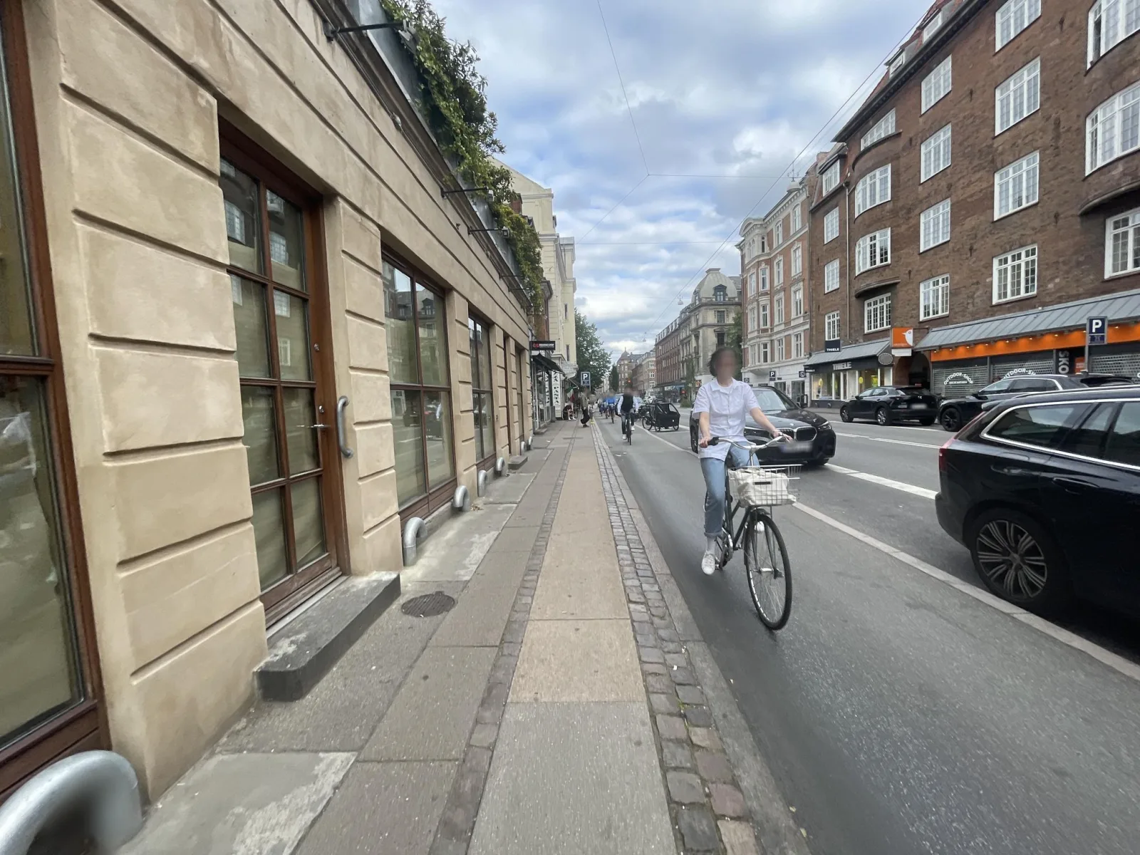 Mapillary-Foto in der Nähe von Gastronomia Italiana Due