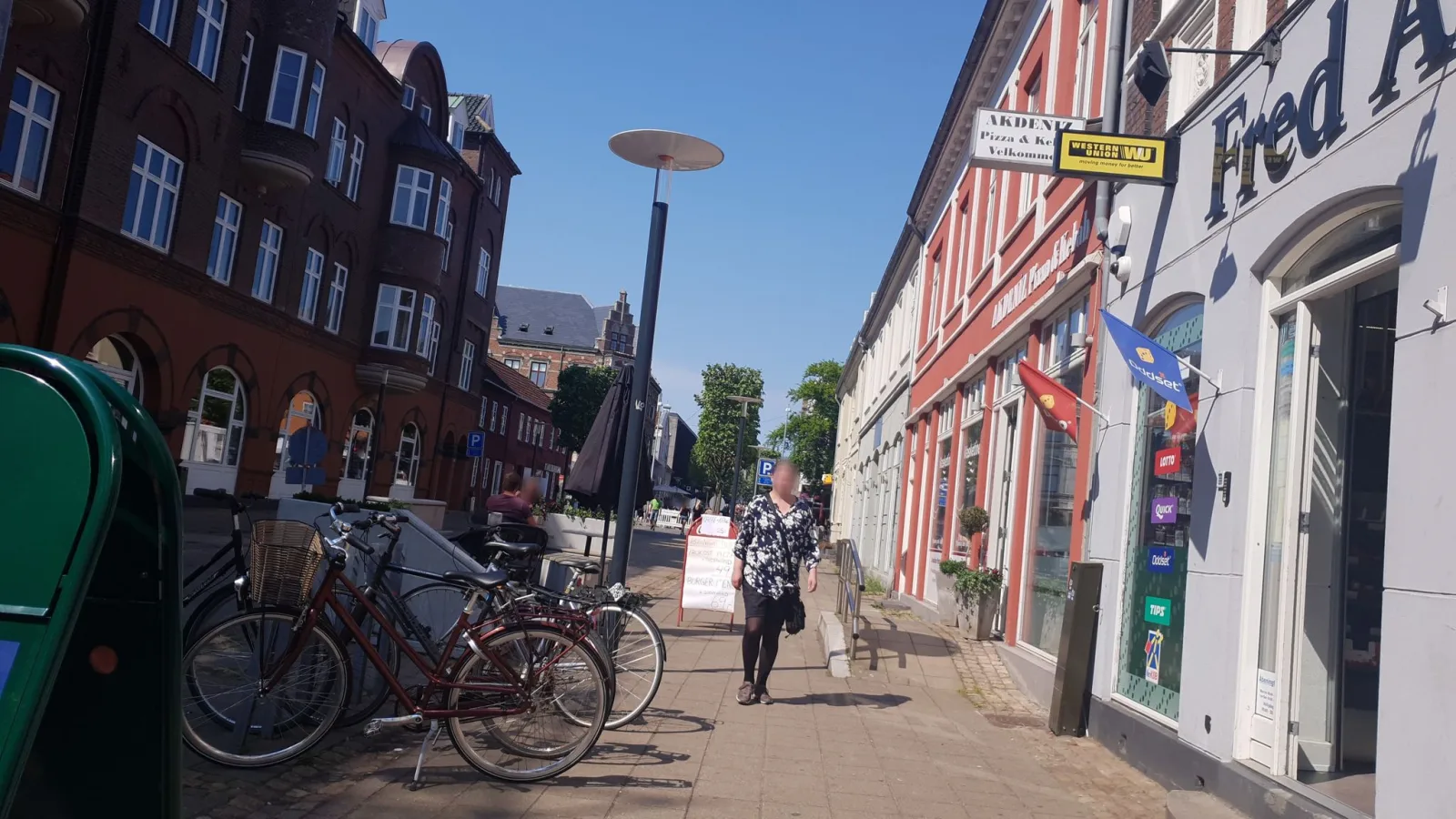 Mapillary-Foto in der Nähe von Pizza Mamma