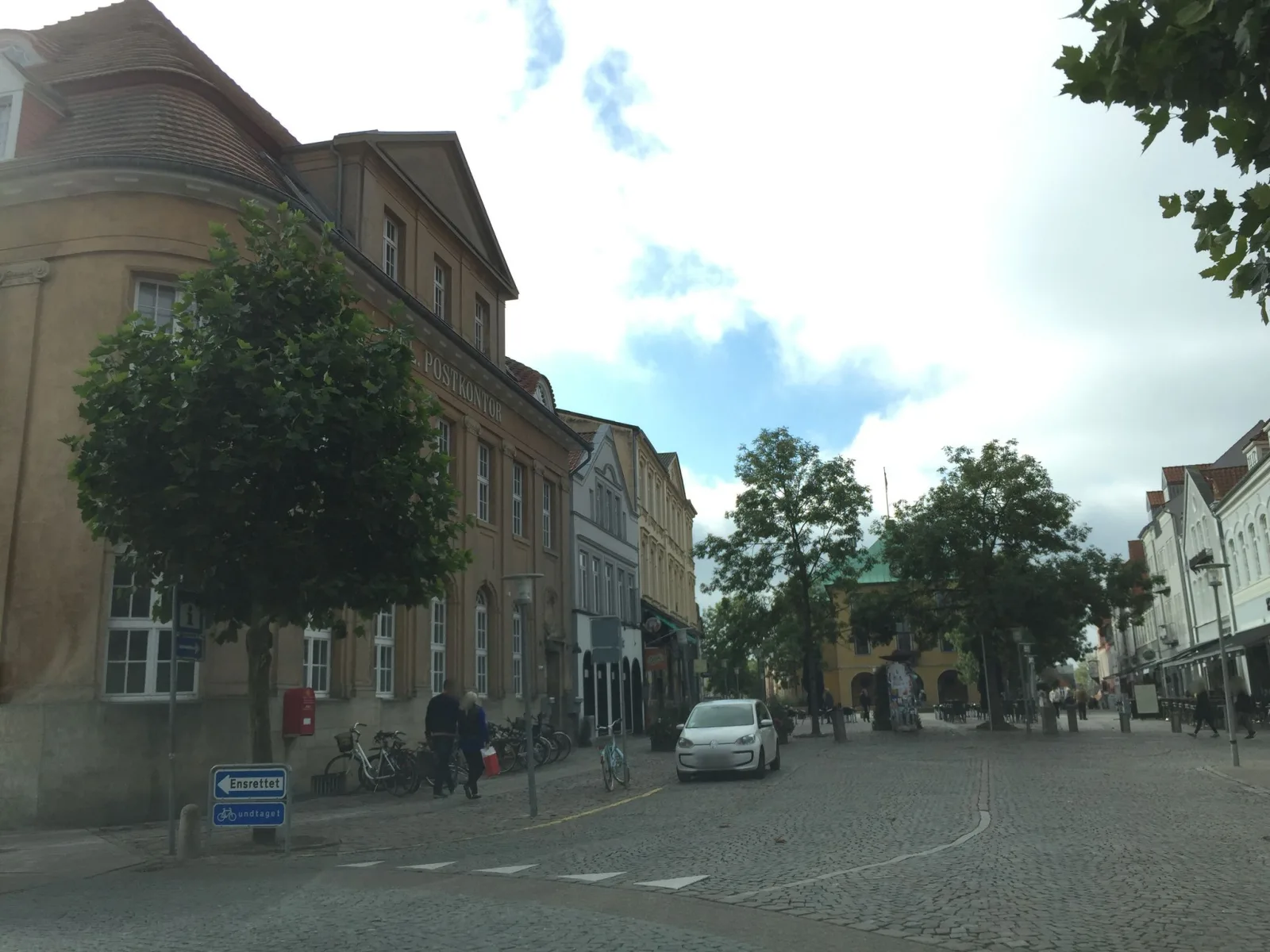 Mapillary-Foto in der Nähe von Pizzahouse