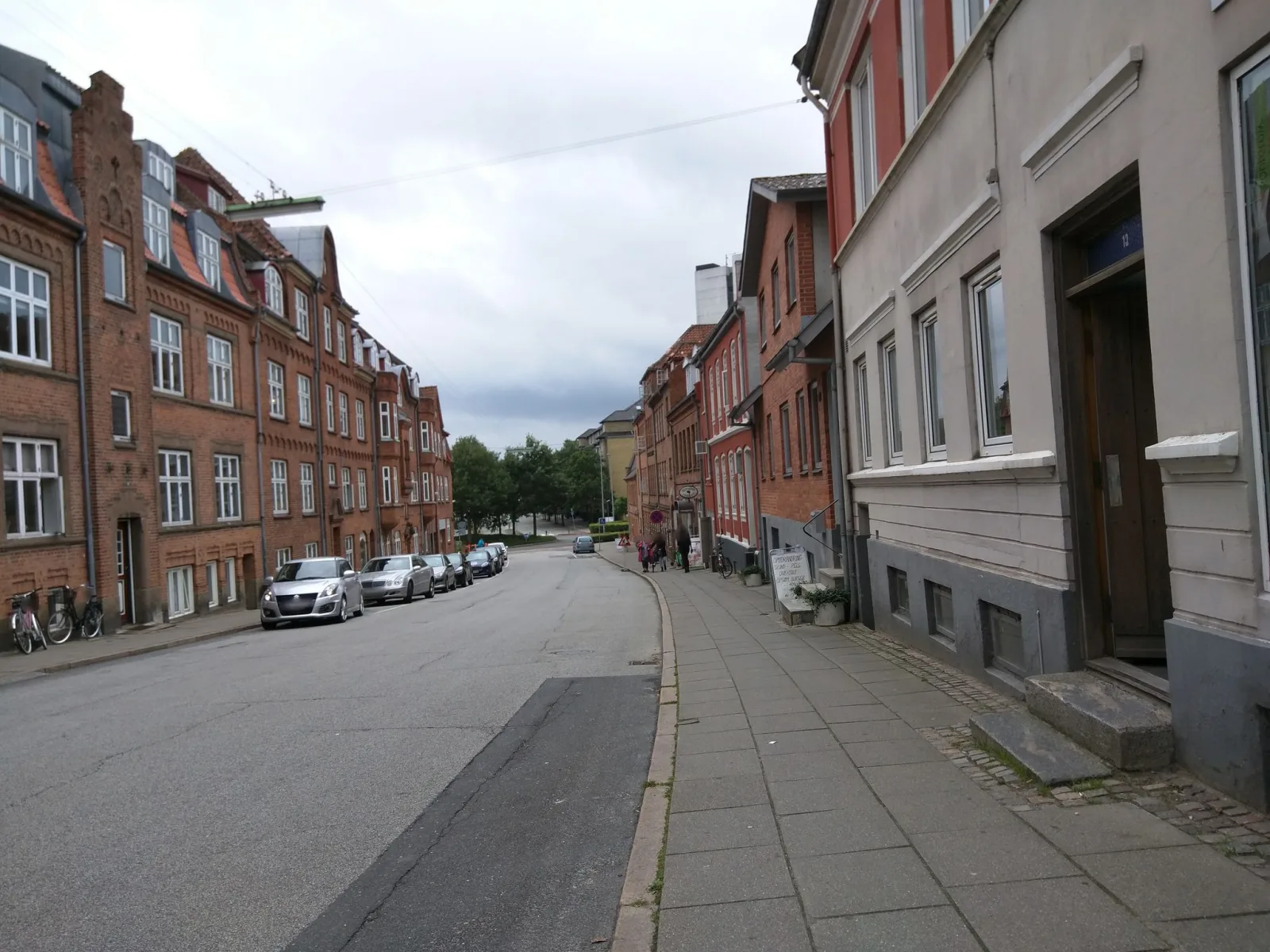 Mapillary-Foto in der Nähe von Pavarotti