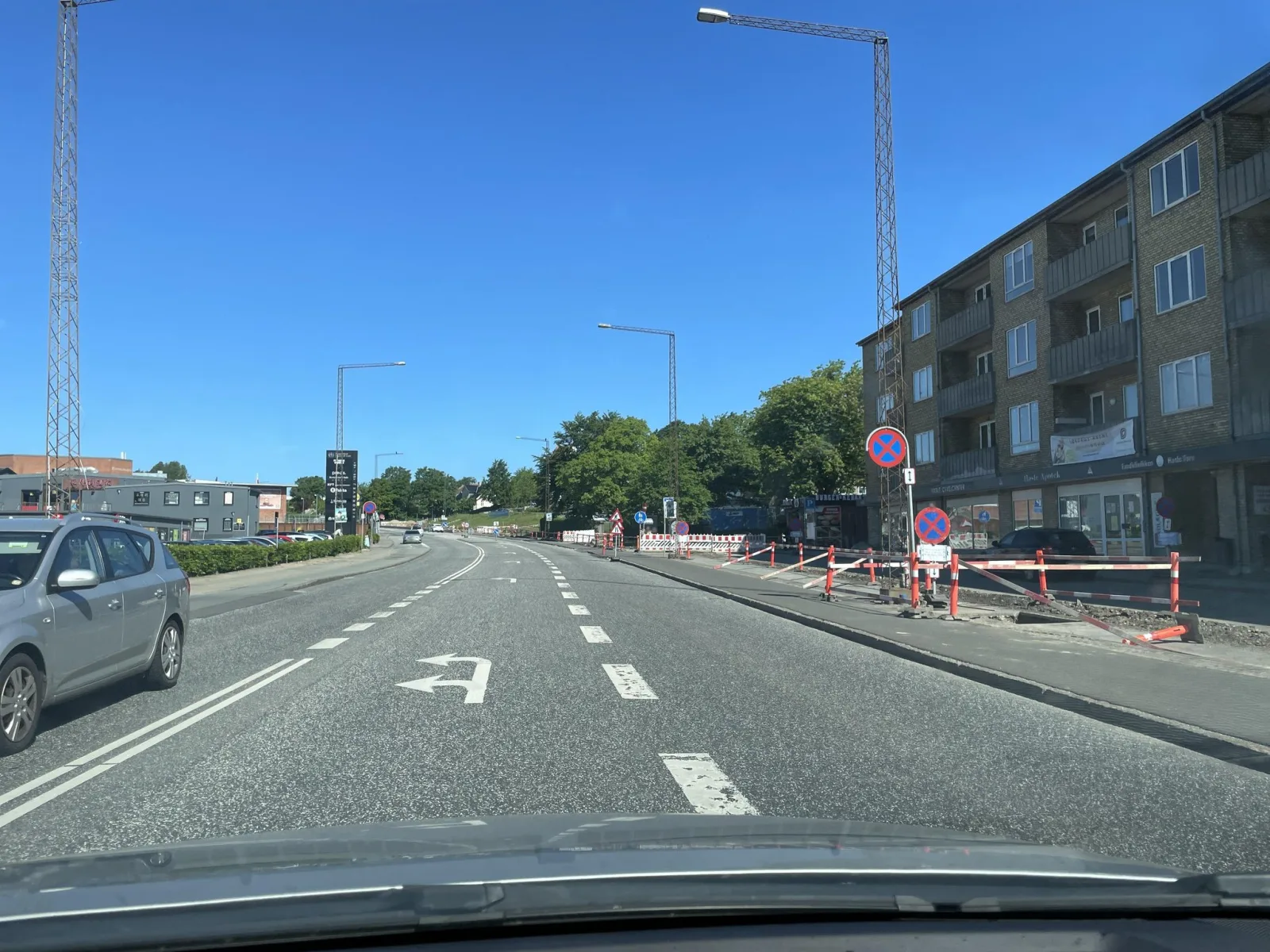 Mapillary-Foto in der Nähe von Pita & Burger Master