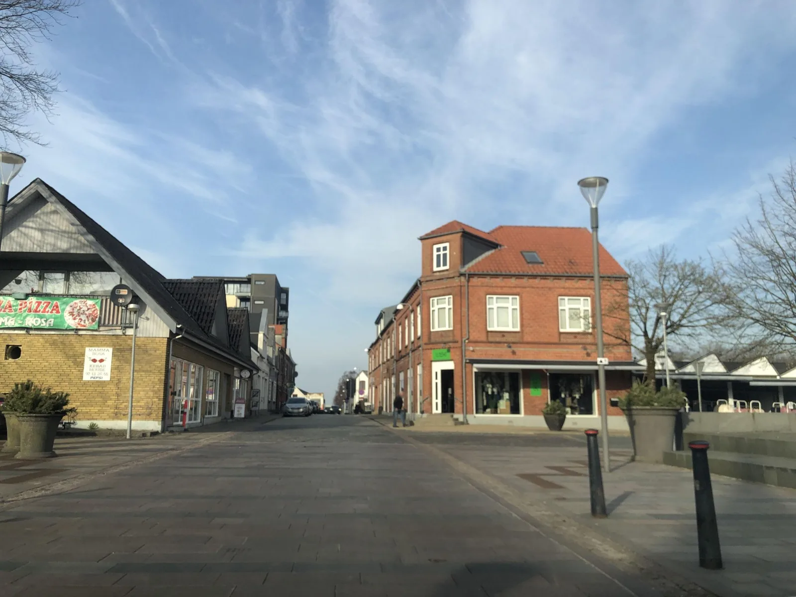 Mapillary-Foto in der Nähe von Pizza Mama Rosa