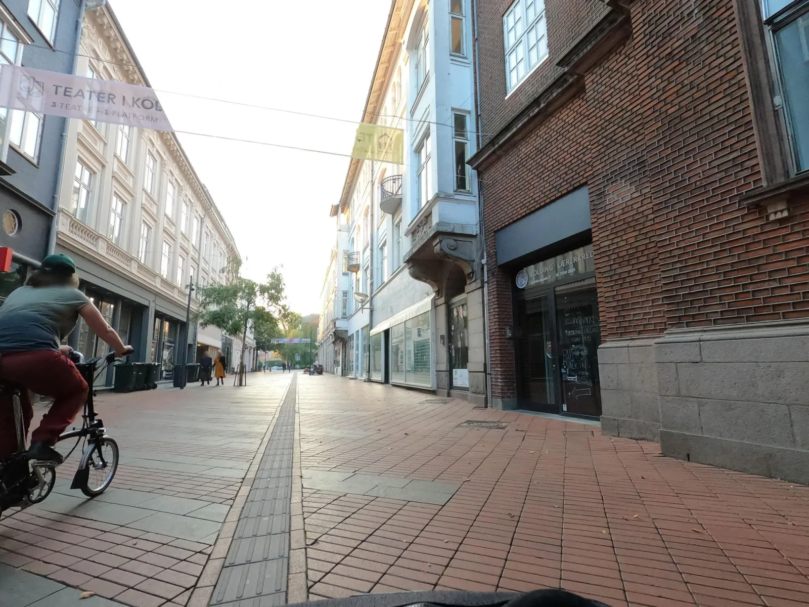 Mapillary-Foto in der Nähe von Restaurant Johansens