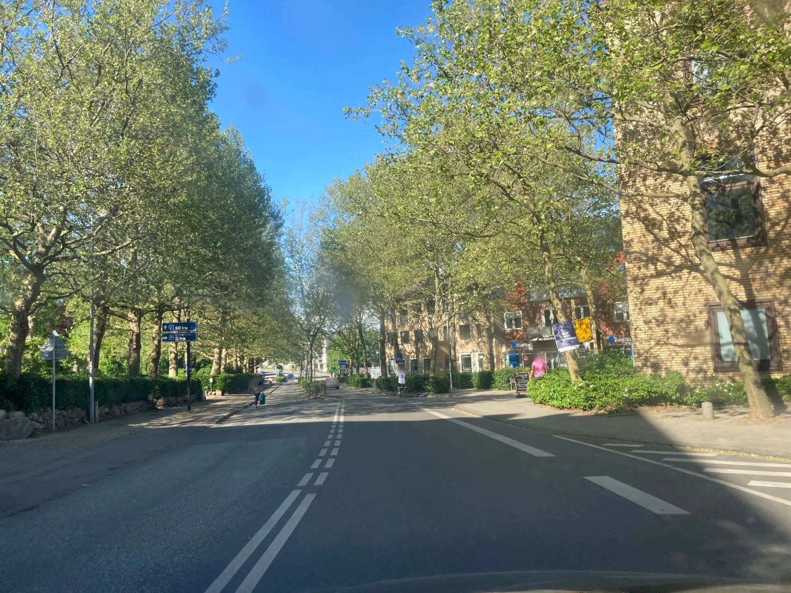 Mapillary-Foto in der Nähe von Hanzō Lyngby